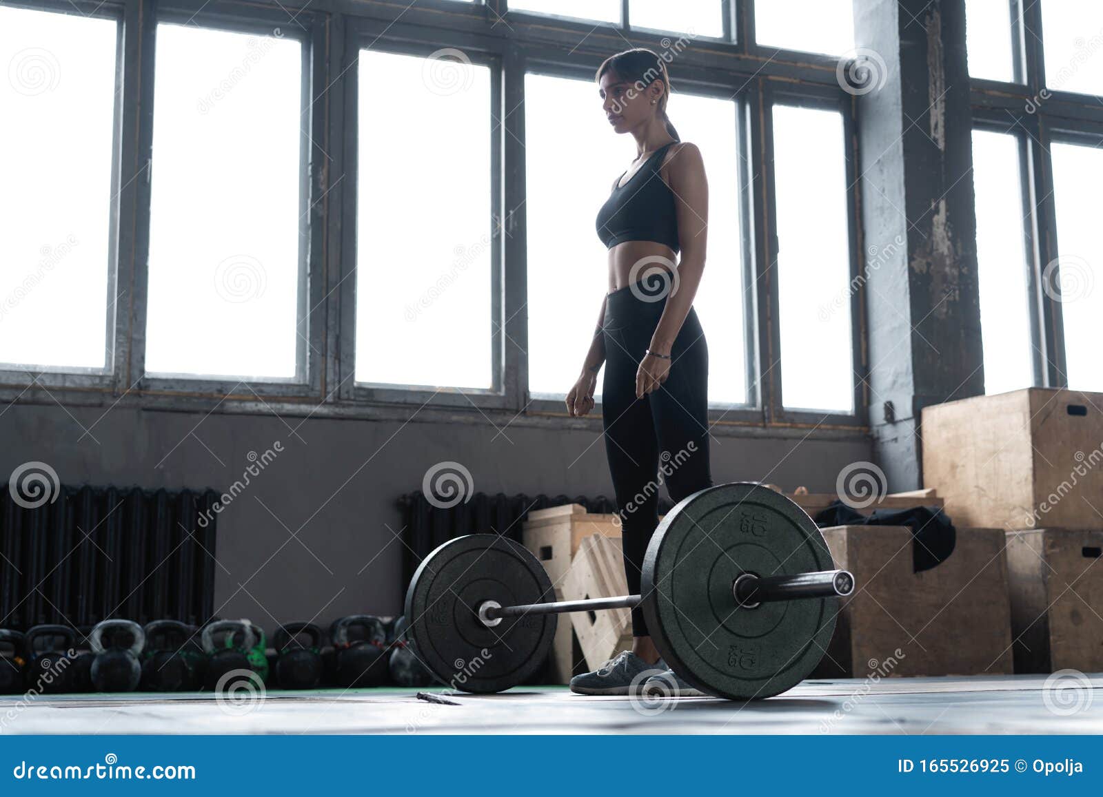 Attractive Strong Muscular Female Bodybuilder Doing Heavy Duty Squats ...