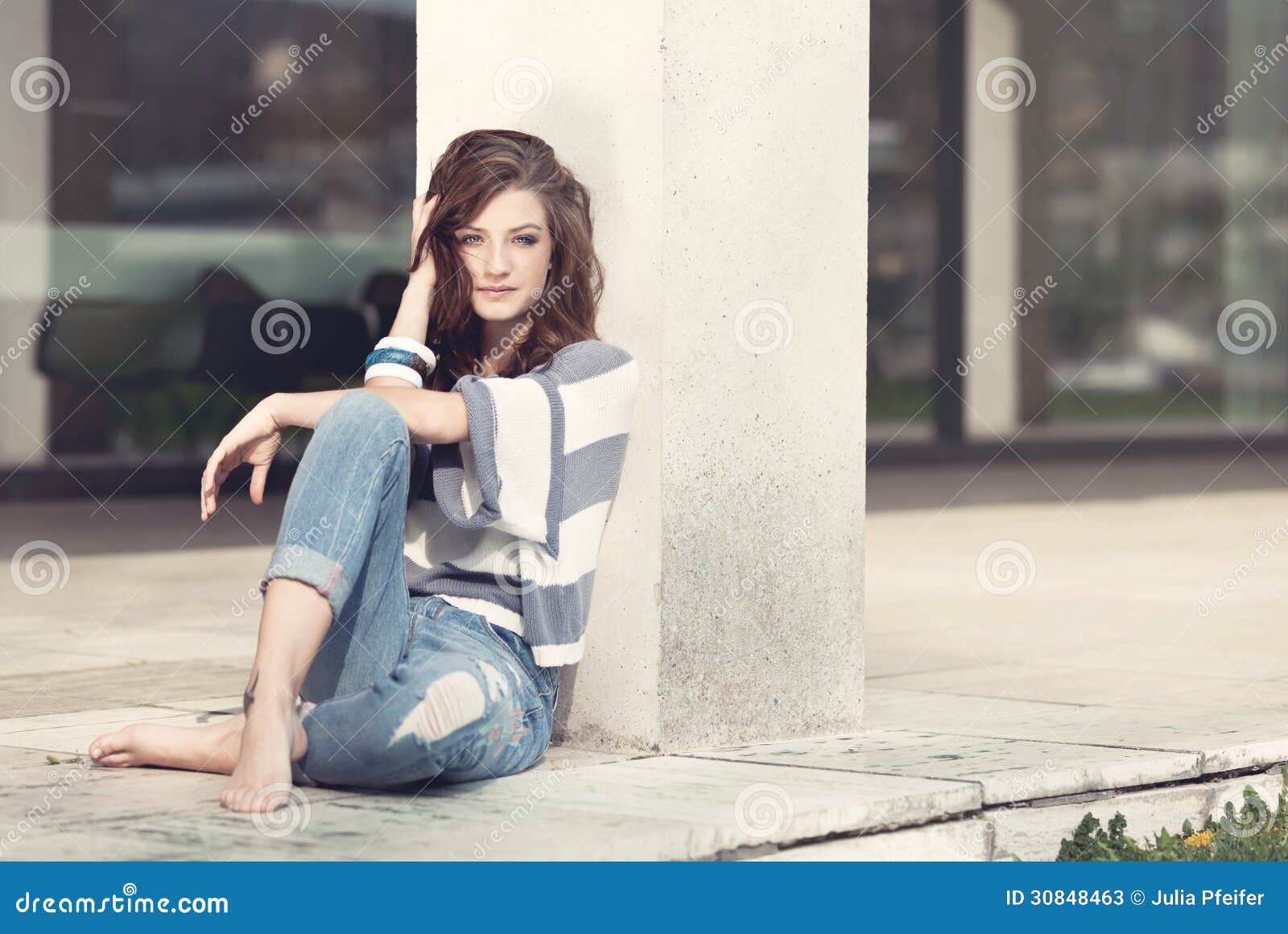 https://thumbs.dreamstime.com/z/attractive-woman-barefoot-summertime-outdoor-young-brunette-30848463.jpg