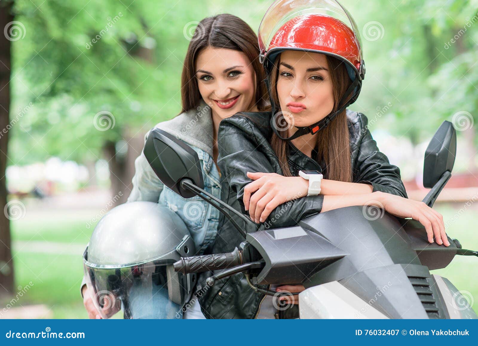 Lesbian Face Riding