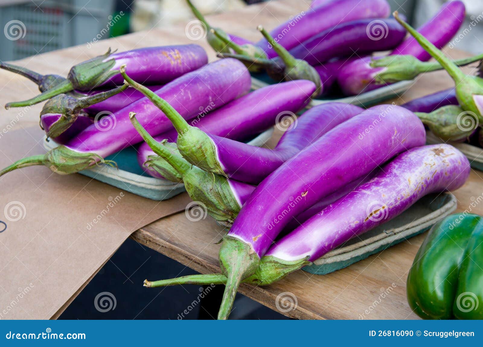 Aubergine japonaise photo stock. Image du organique, oeuf 26816090