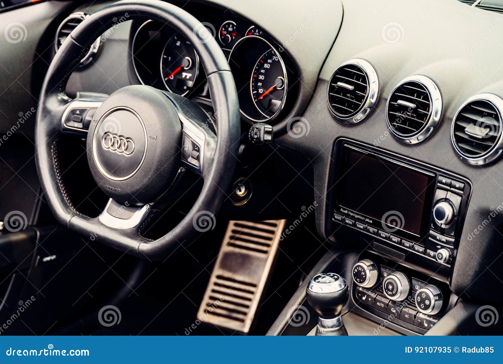 Audi Luxury Car Interior Redaktionelles Bild Bild Von