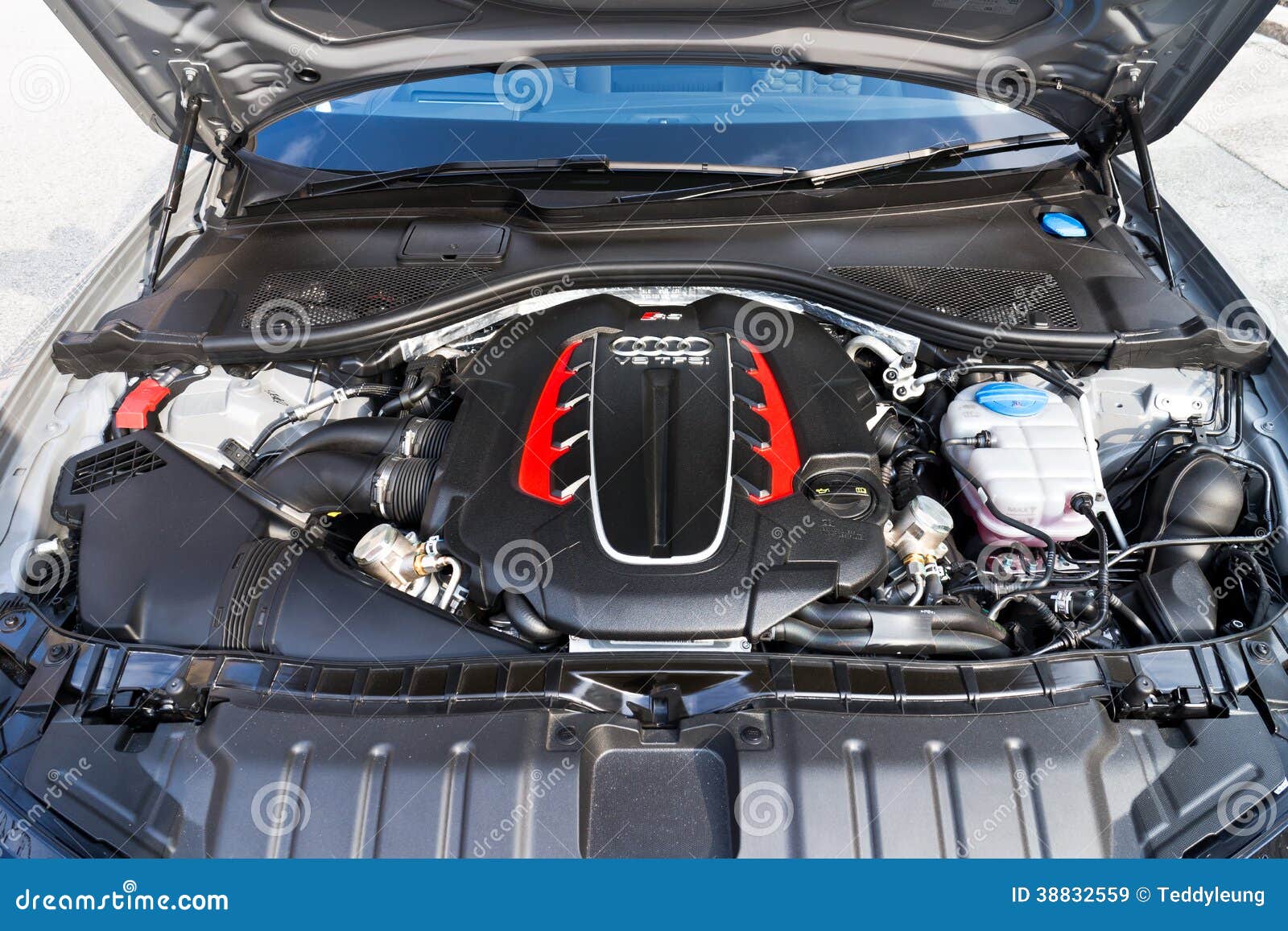 Audi RS6 Hot Sport Avant 2013 Model Engine Room Editorial Stock Image