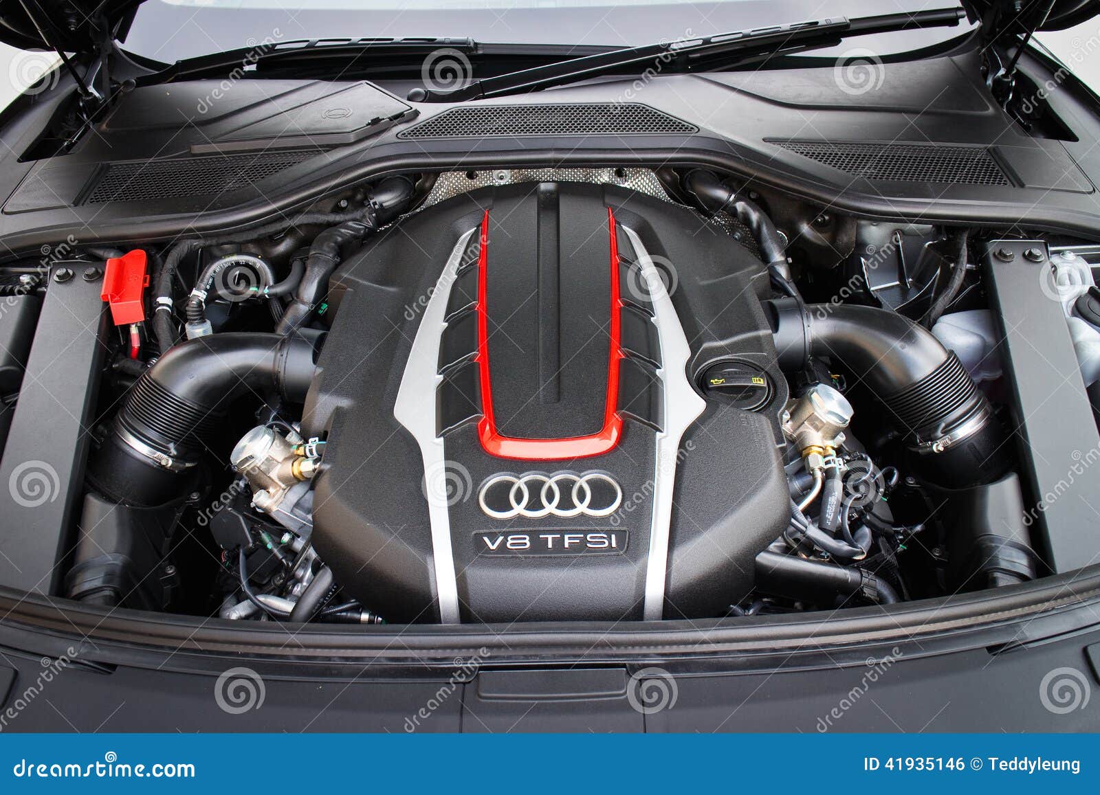ært Til Ni professionel Audi S8 engine room editorial photo. Image of speed, sedan - 41935146