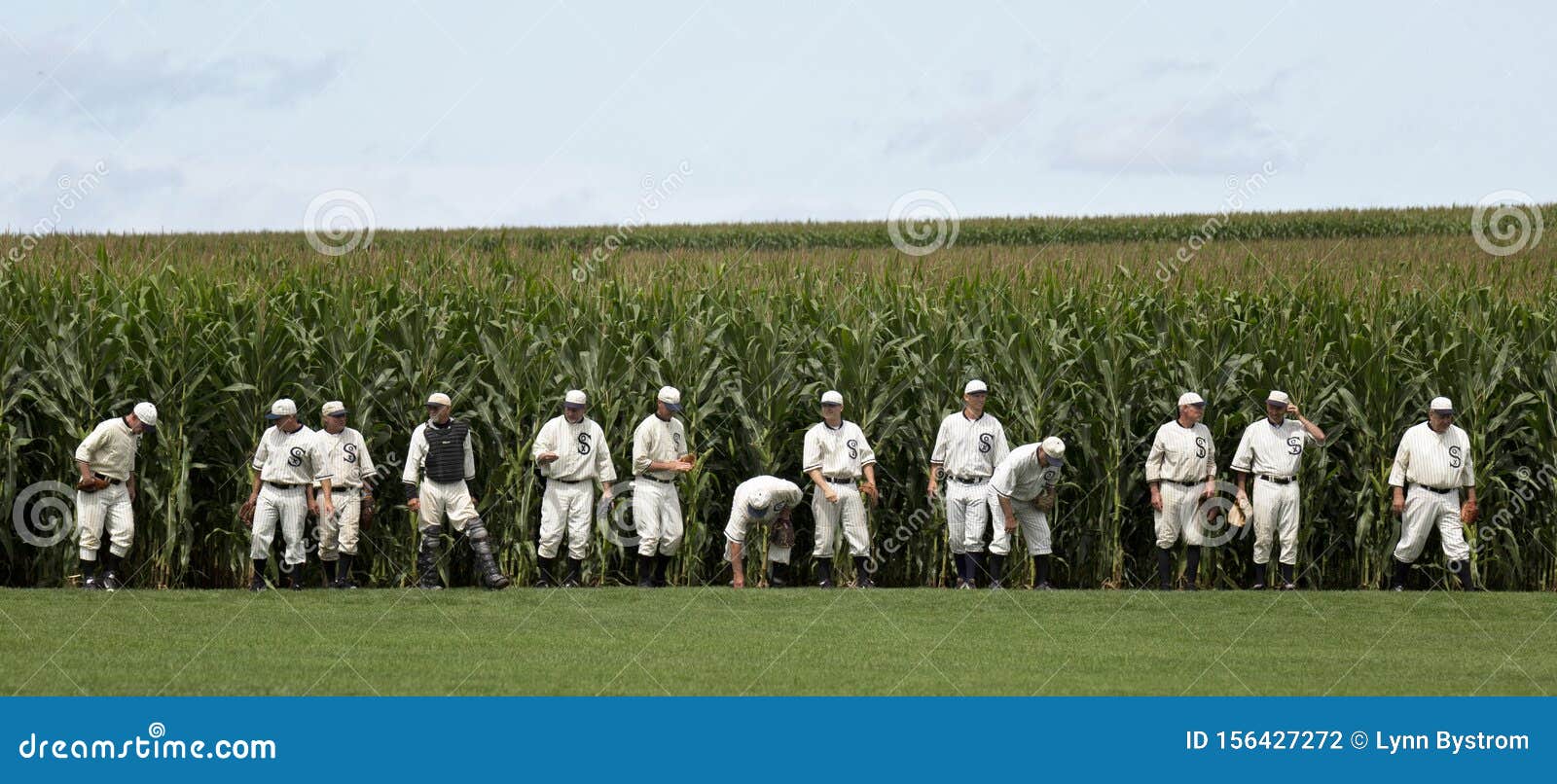 Field of Dreams editorial photography. Image of family - 156427272