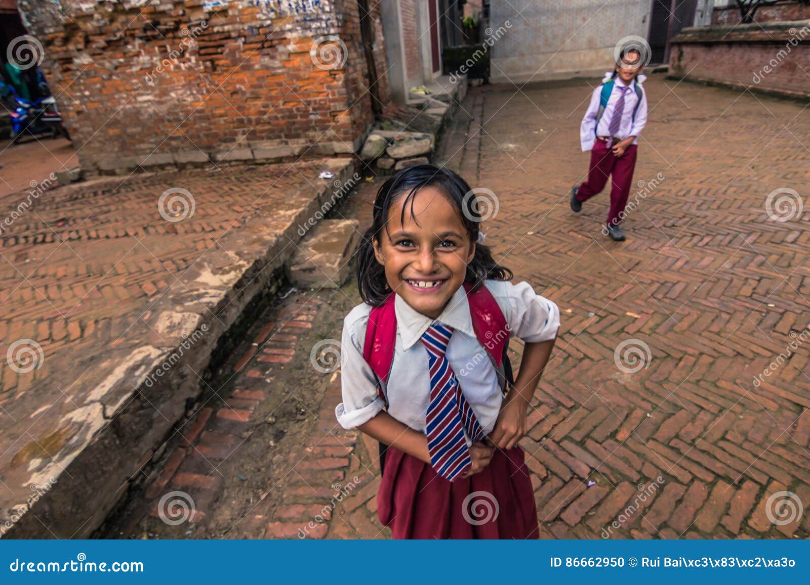 18. August 2014 - ein Kinderstudent in Bhaktapur, Nepal