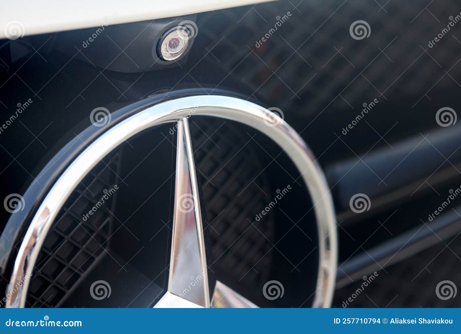 August 2022 : Mercedes Benz Amg Luxus Auto Front View Kamera Parksensor  Zubehör Fahrzeug Spy Cam Auto Vorderseite Redaktionelles Stockbild - Bild  von objektiv, laufwerk: 257710794