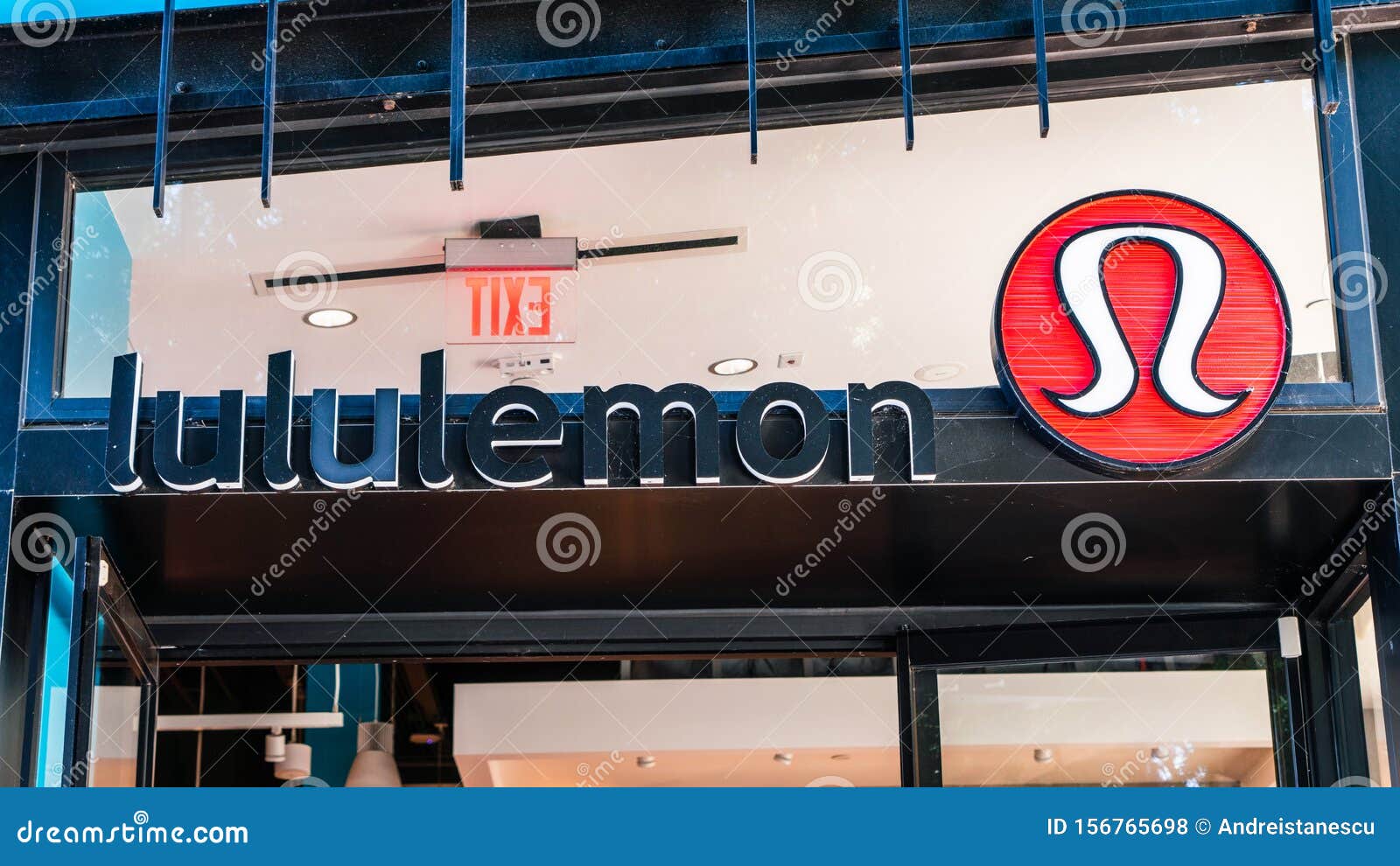 August 20, 2019 Palo Alto / CA / USA - Lululemon Sign at Their Store  Located in Stanford Shopping Center, San Francisco Bay Area Editorial Stock  Photo - Image of francisco, center: 156765698