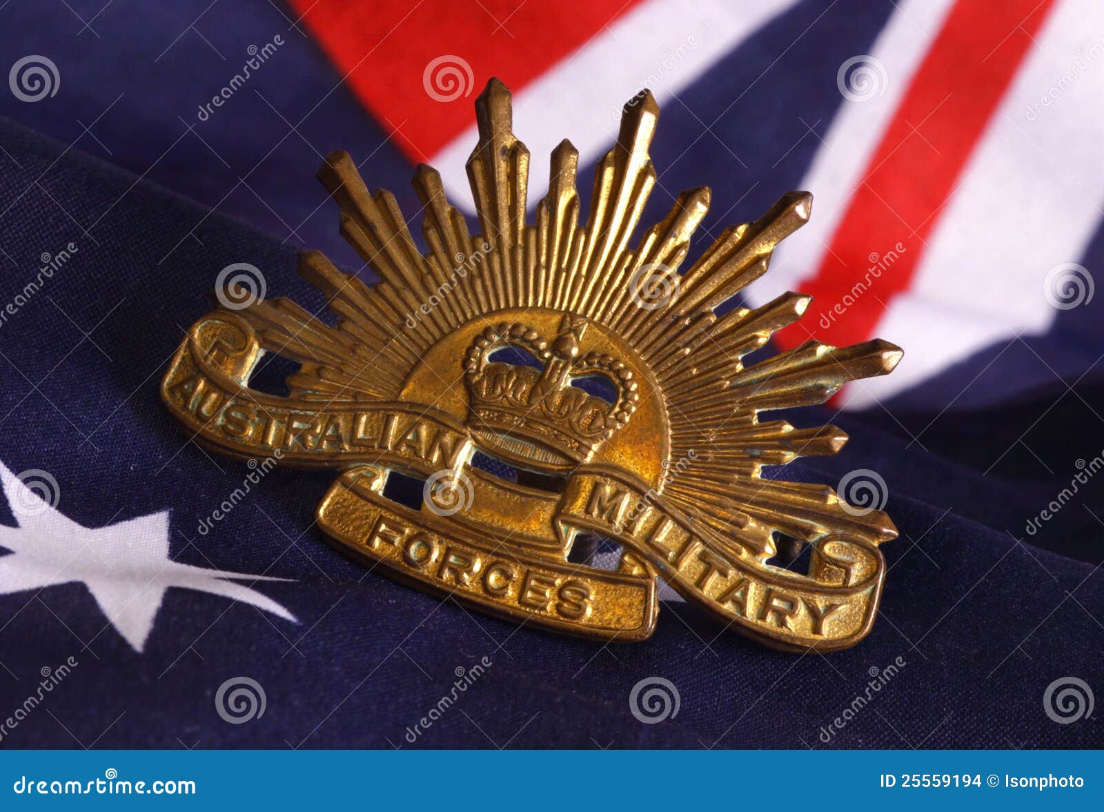 Halloween seng Ring tilbage Australian Army Badge on Flag Stock Photo - Image of army, badge: 25559194
