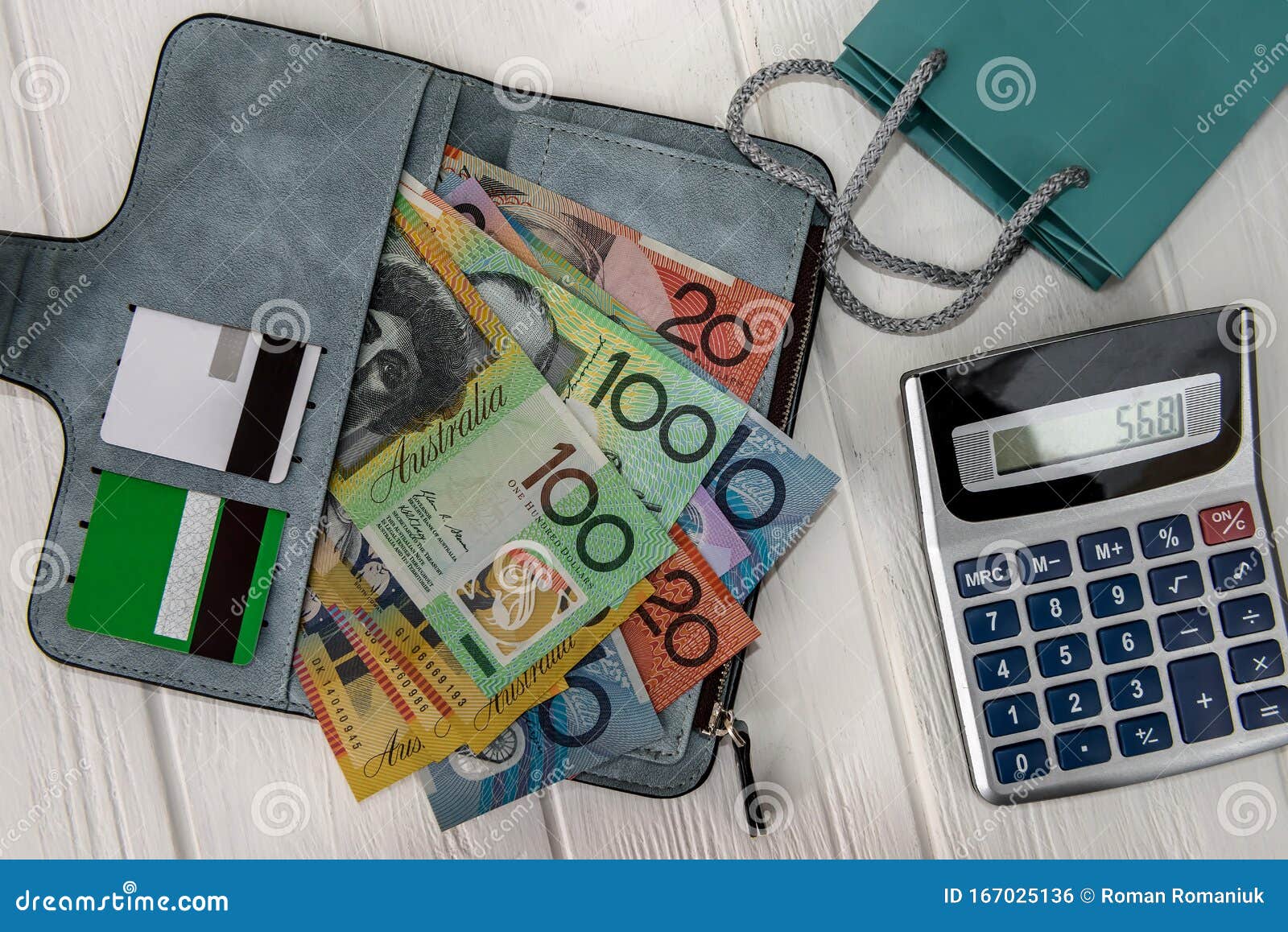 Vil have Perth Datum Australian Dollars with Credit Cards in Wallet Stock Photo - Image of  economy, table: 167025136