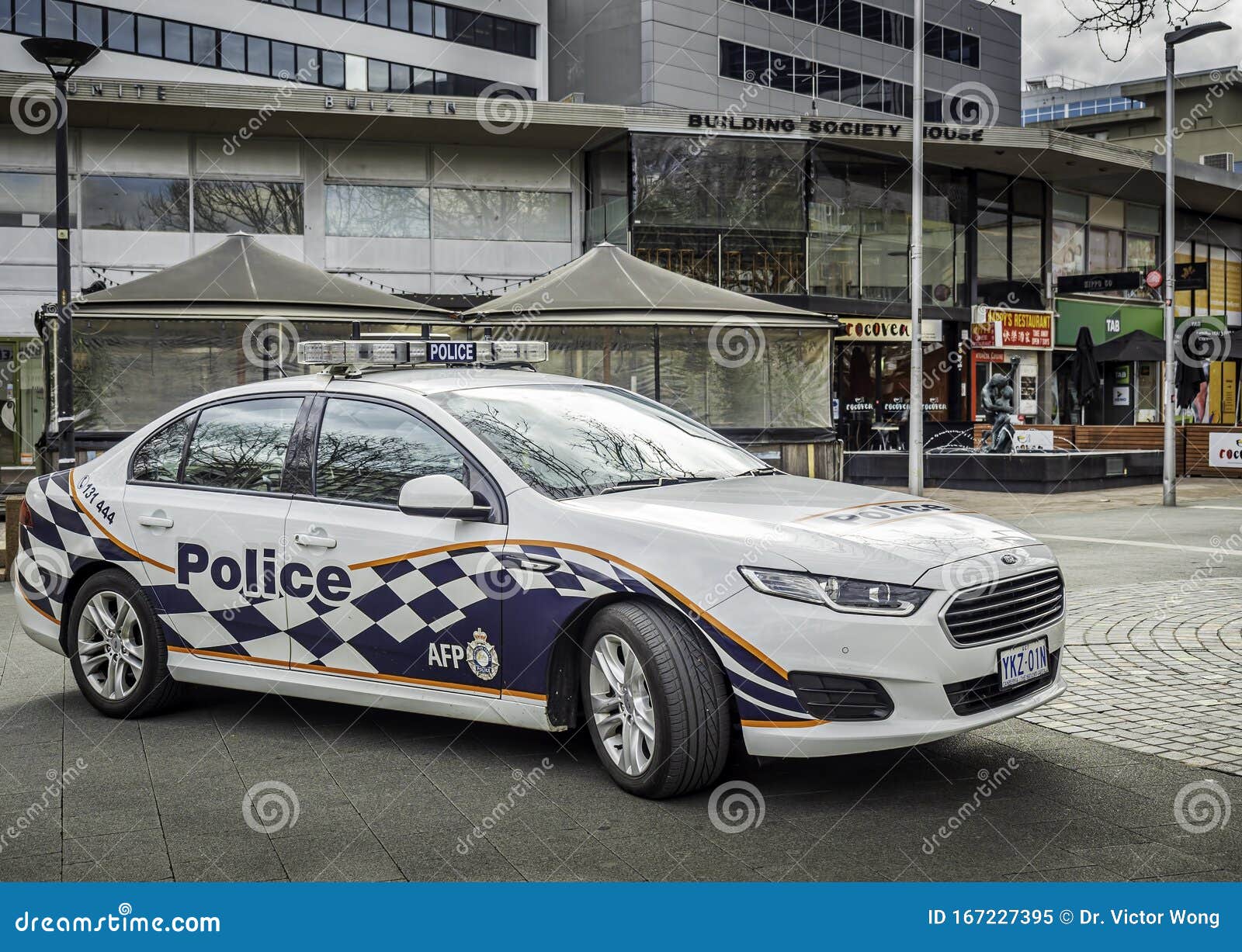 Slumber Forkert Hør efter An Australian Federal Police AFP Car Parked on the Public Area of the  Canberra Center Shopping Mall Editorial Image - Image of lights, justice:  167227395