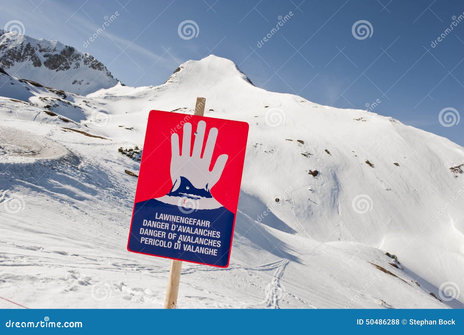 austria, salzburg, altenmarkt-zauchensee, warning sign for danger of avalanche