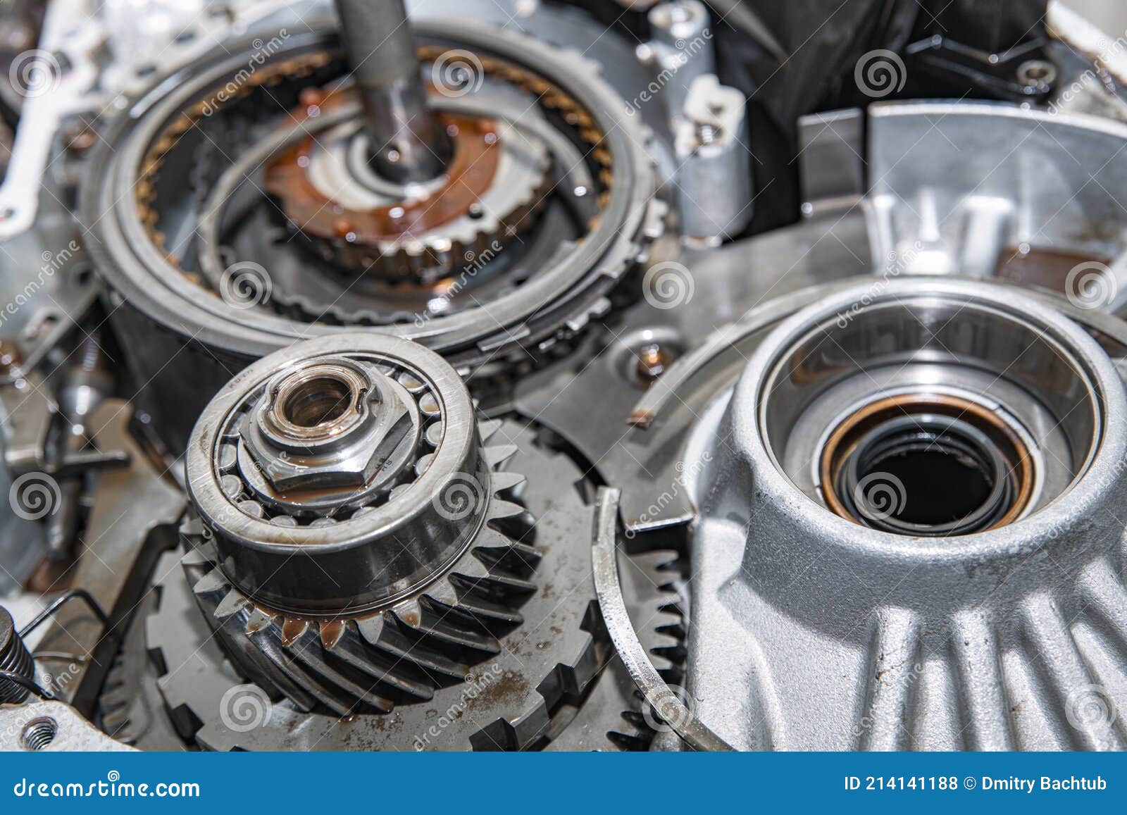 Auto-Automatikgetriebe Teile Und Reparatur-Werkzeug Stockfoto - Bild von  motor, getriebe: 214141188