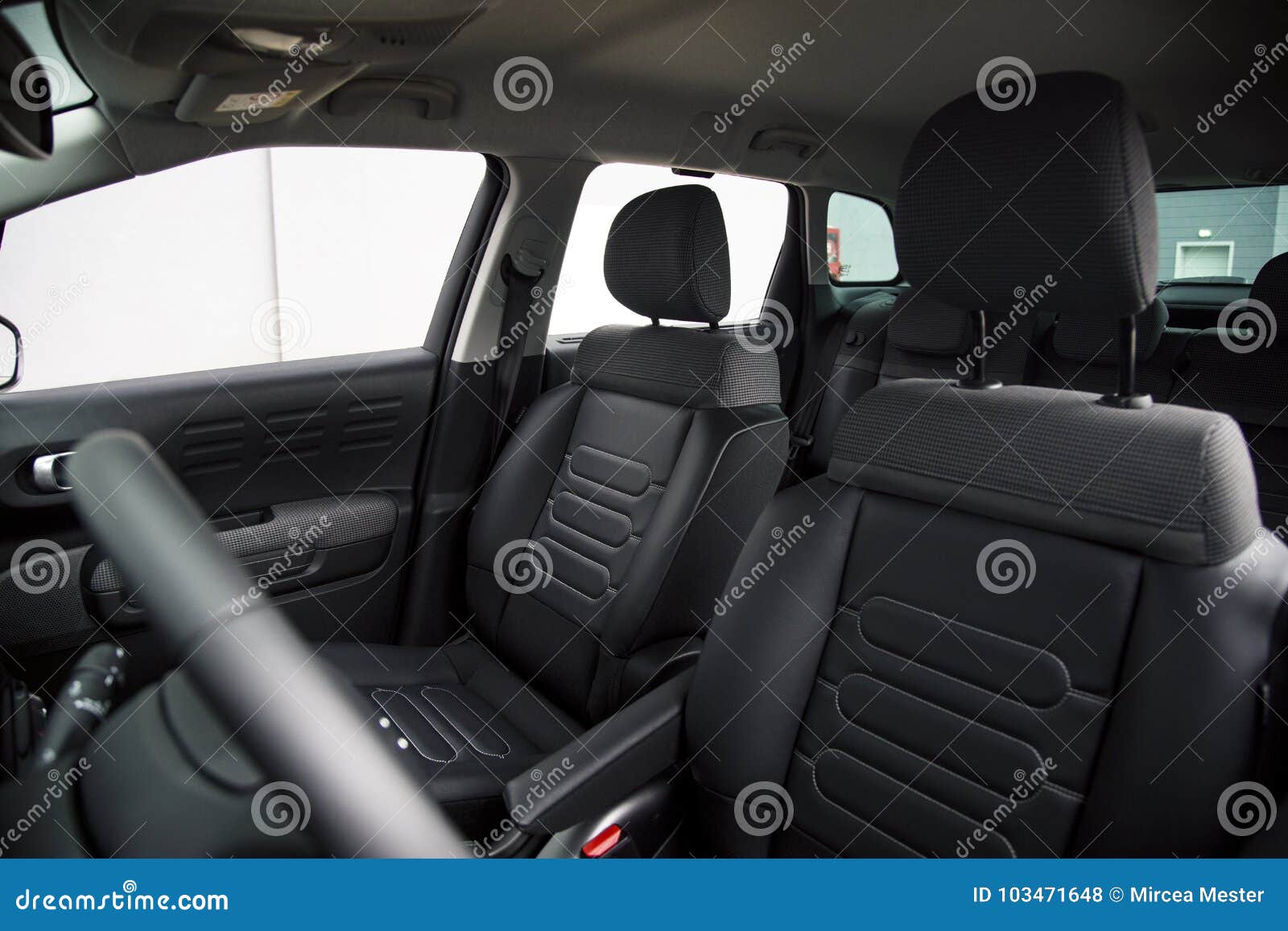 Auto-Innenraum: Front Car Seats Stockfoto - Bild von schön, sitz