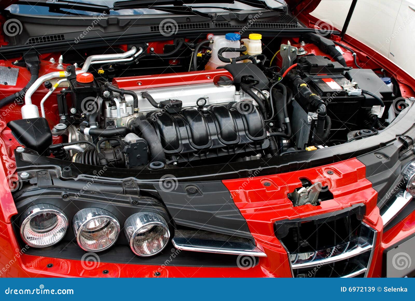 Auto-Motor stockbild. Bild von probleme, auto, geöffnet - 6972139