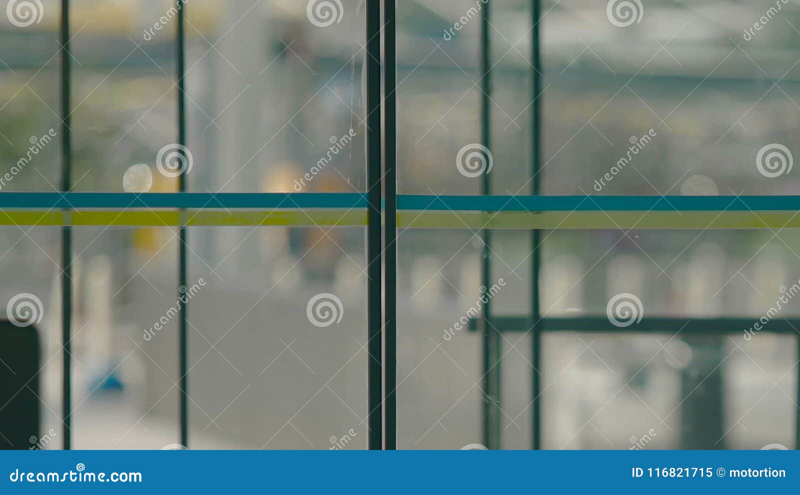 Automatic Doors Opening and Closing at Airport Terminal, Entrance Exit