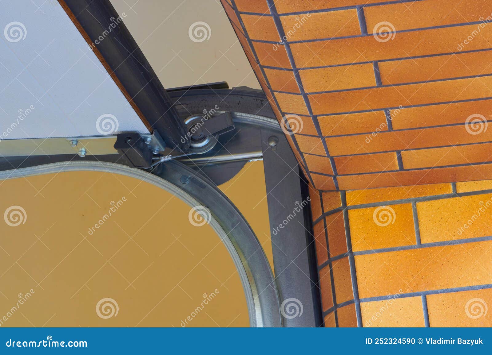 Automatic Garage Door with Roller and Cable,electric Garage Door Guides