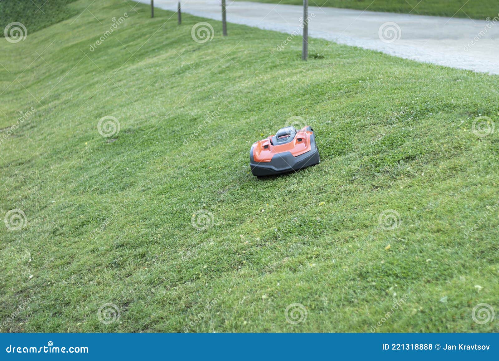 pulver hjælpeløshed Motherland Automatic Lawn Mower in the Process of Working Stock Photo - Image of  blank, lawnmower: 221318888