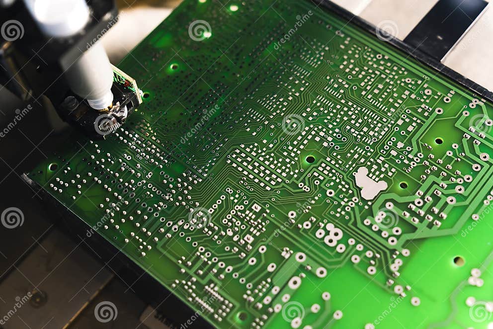 Automatic Manipulator with Dispenser Needle Dispensing Solder Paste on