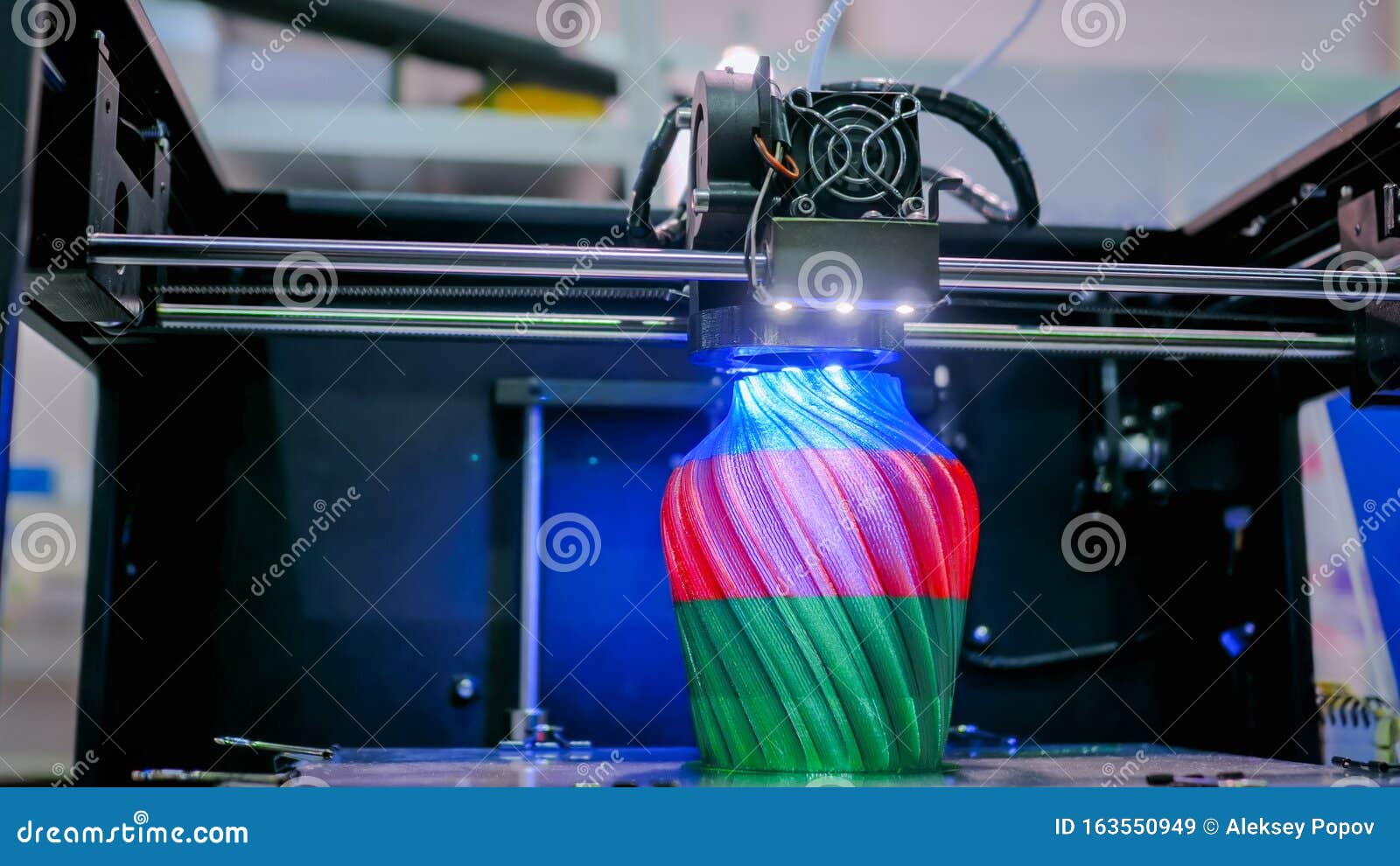 Automatic Three Dimensional 3D Printer Machine Printing Plastic Model