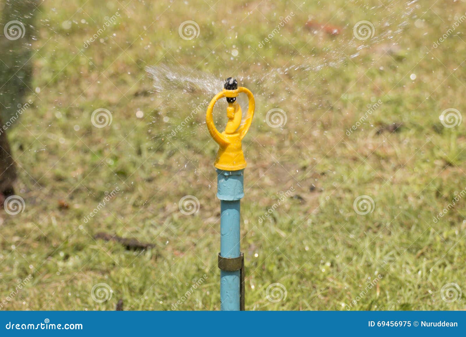 Automatic water sprinkler stock image. Image of water 69456975