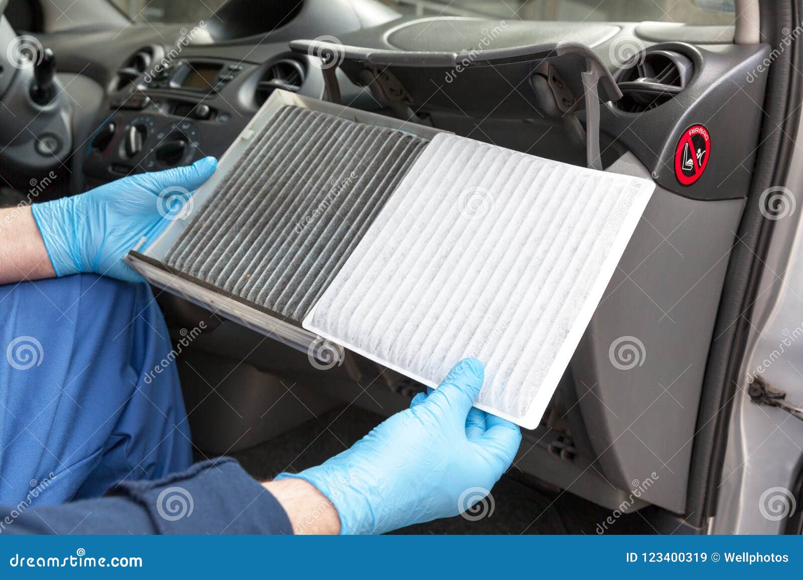 Clean and Dirty Cabin Pollen Air Filter for a Car Stock Image - Image of  hand, replace: 123400319