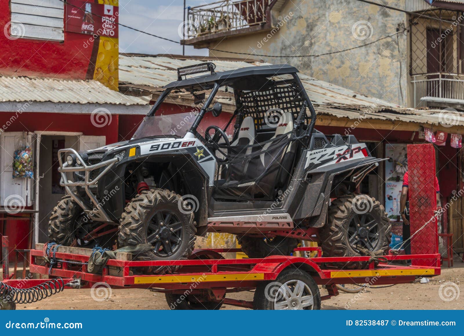 Automobile di Allroad nel Madagascar. Allroad a Antananarivo Da Tana a Antsirabe madagascar