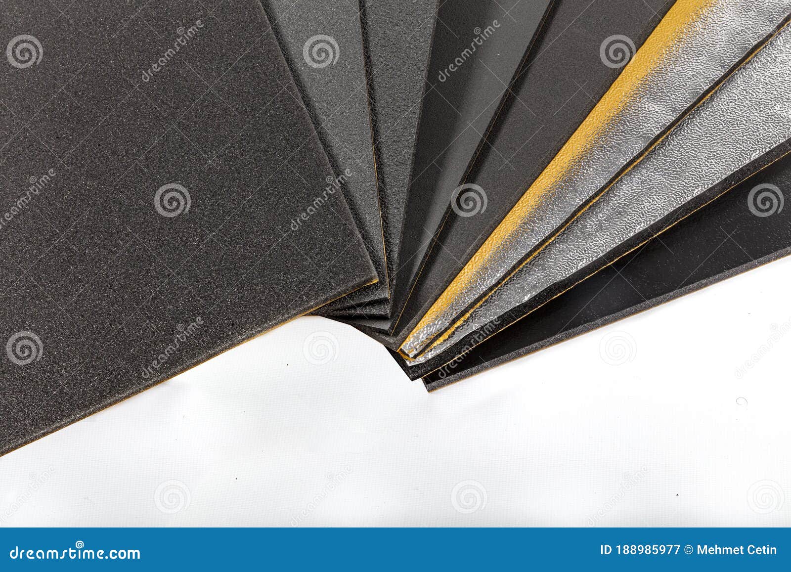 Autoschalldämmungsmaterialien. Klebende Aluminiumfolie Des Klebenden  Isolierungsschwammselbstschalldämmungsgummischwammes überzoge Stockbild -  Bild von industriell, akustisch: 188985977