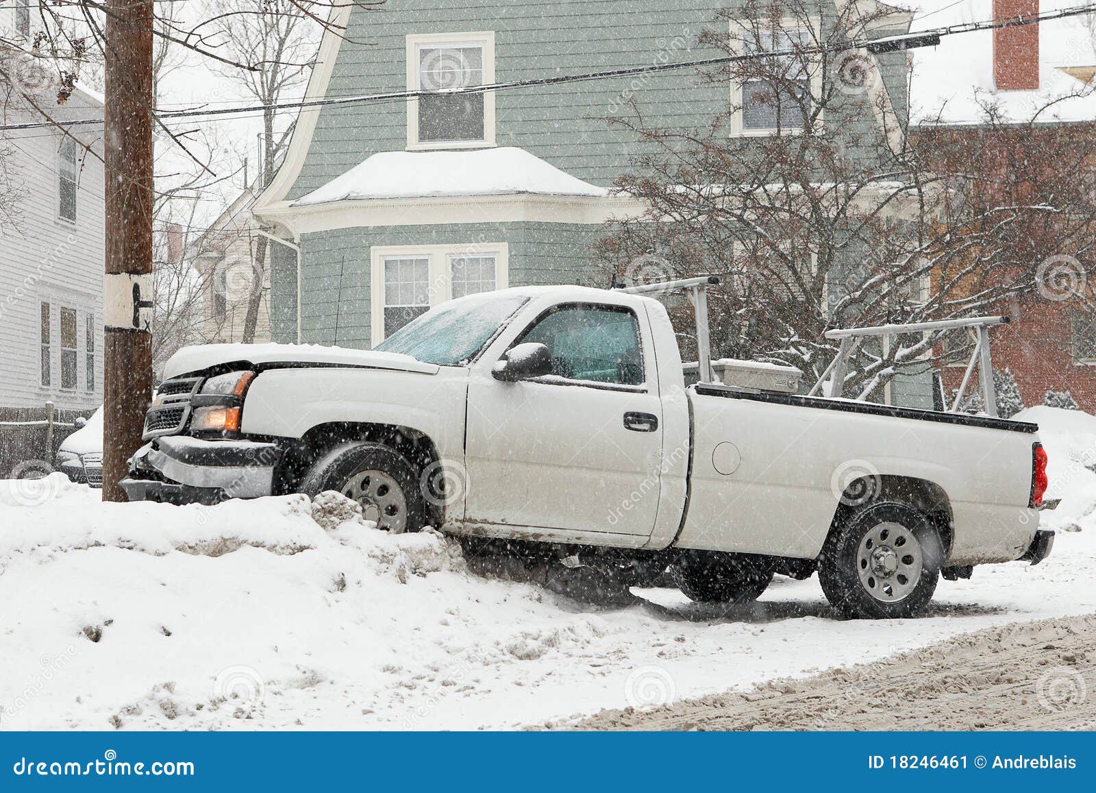 Schnee auf Rücklicht eines Auto - ein lizenzfreies Stock Foto von Photocase