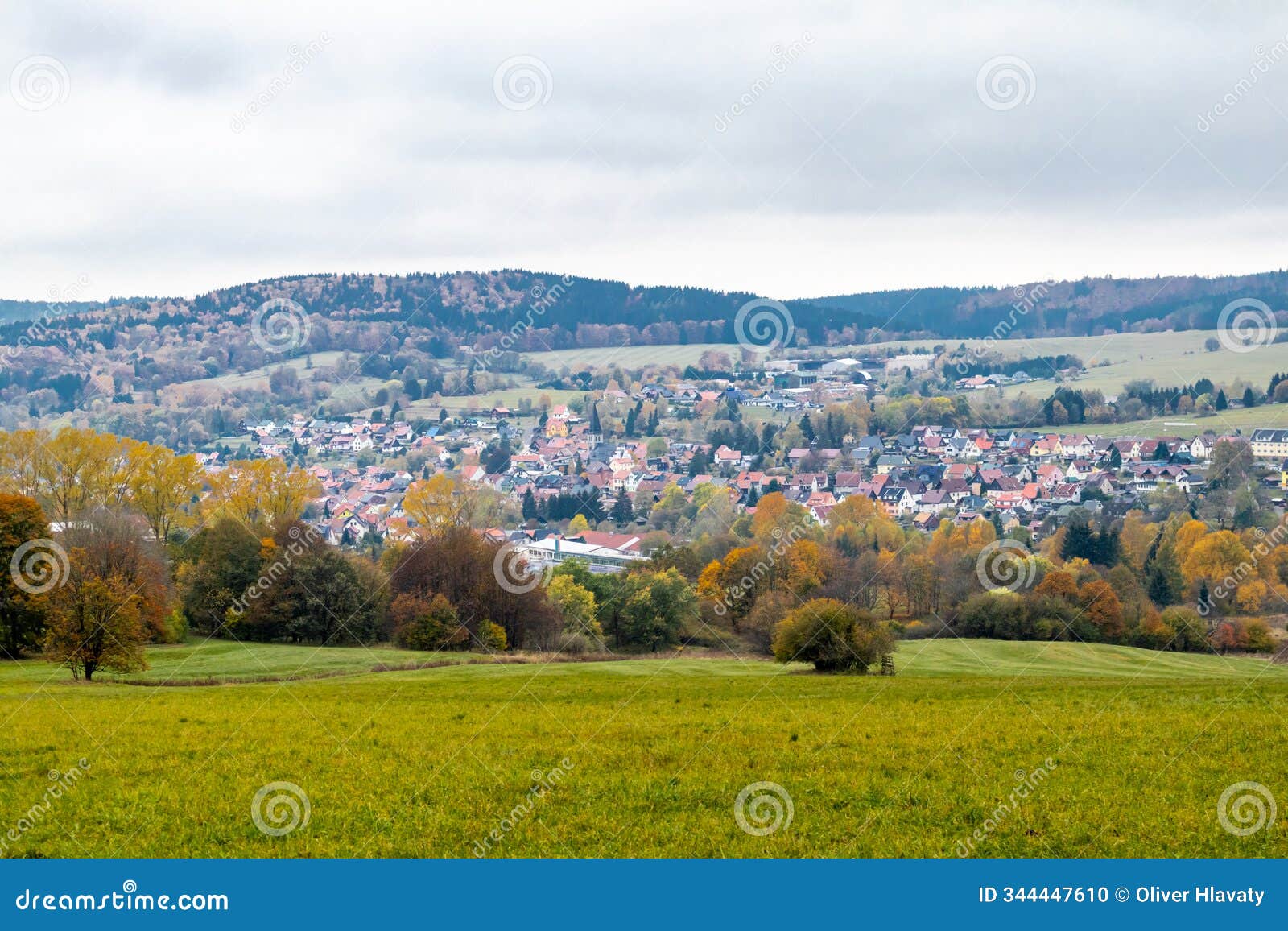 an autumn cycle tour through the thuringian forest on the mommelstein cycle path between schmalkalden and brotterode - thuringia