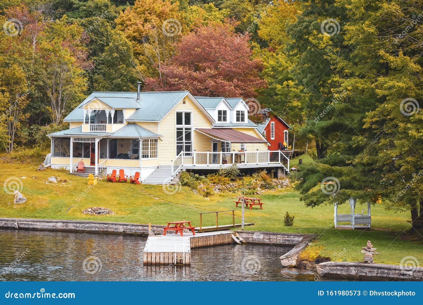 autumn landscape in the 1000 islands. houses, boats and islands. lake ontario, canada usa