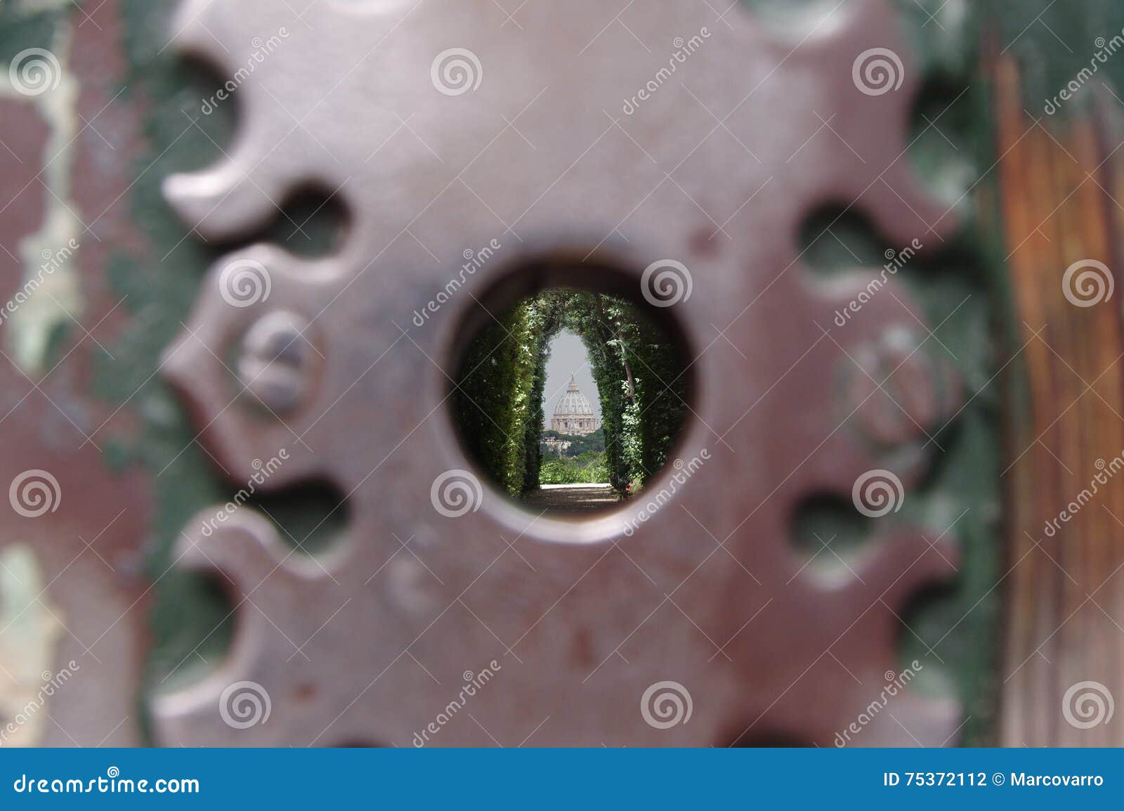aventine keyhole in rome