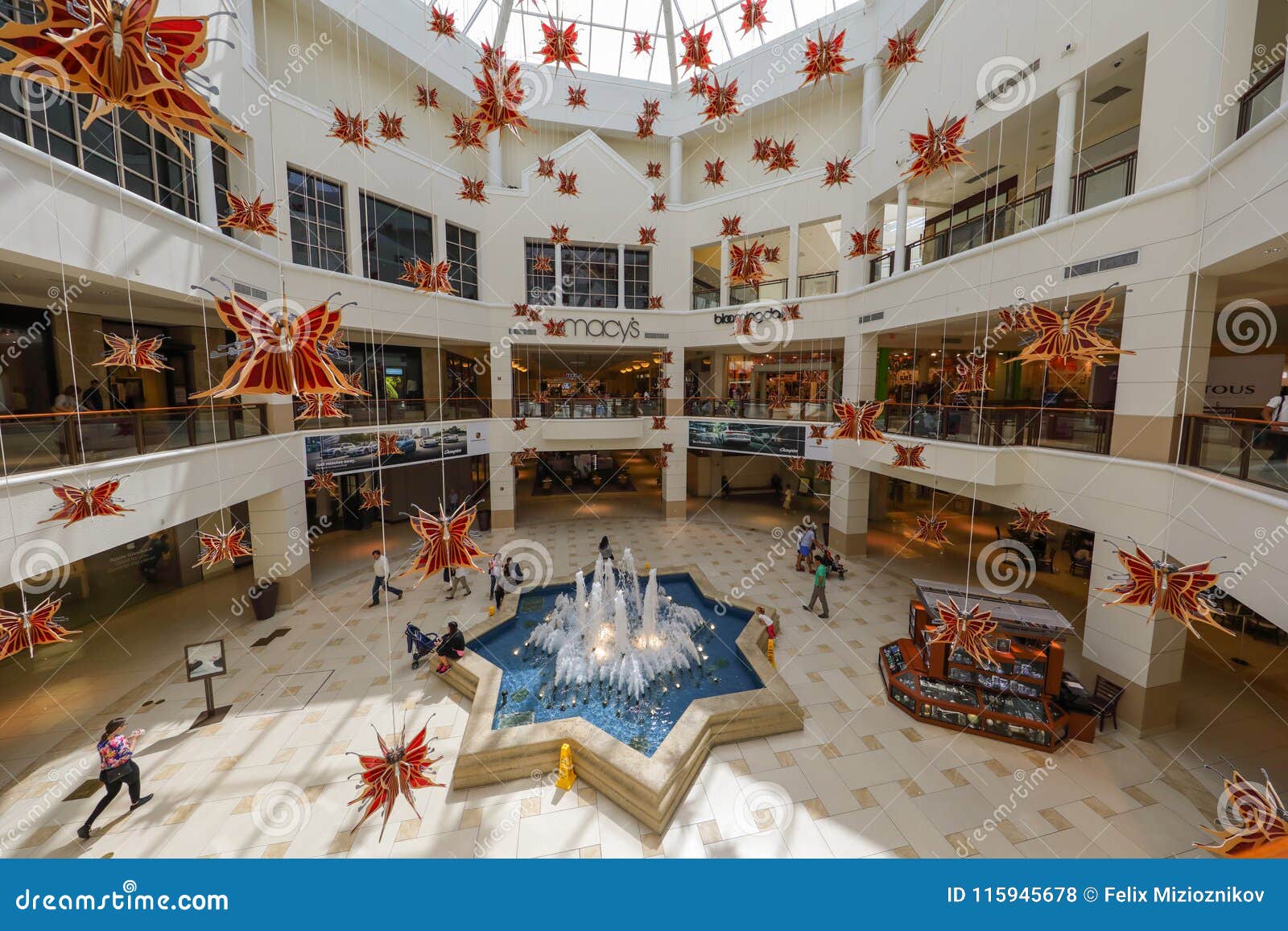 Fountain at Aventura Mall Florida Editorial Stock Photo - Image of  architecture, editorial: 115945678