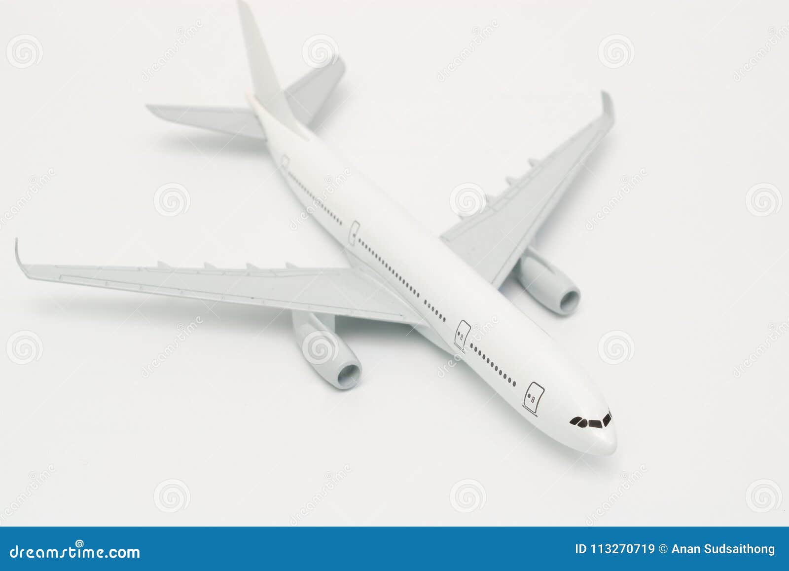 5 700+ Avion Miniature Photos, taleaux et images libre de droits - iStock