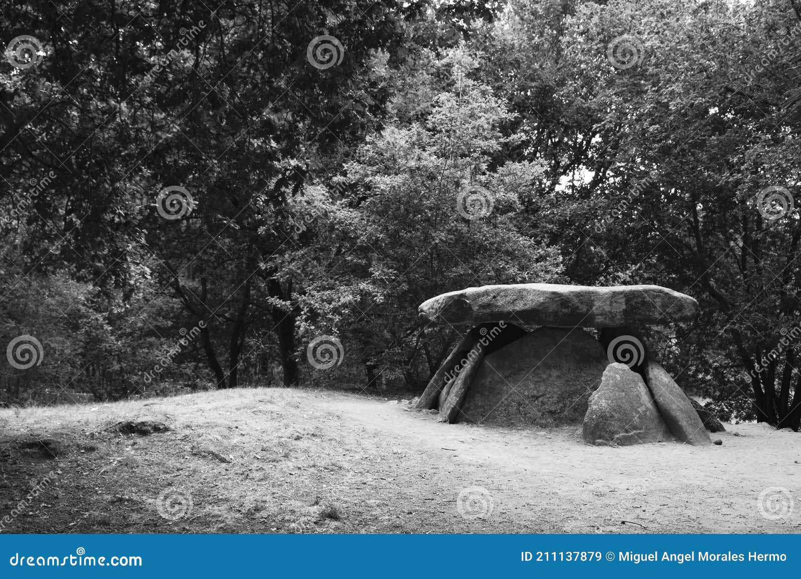 axeitos dolmen, a prehistoric megalithic construction