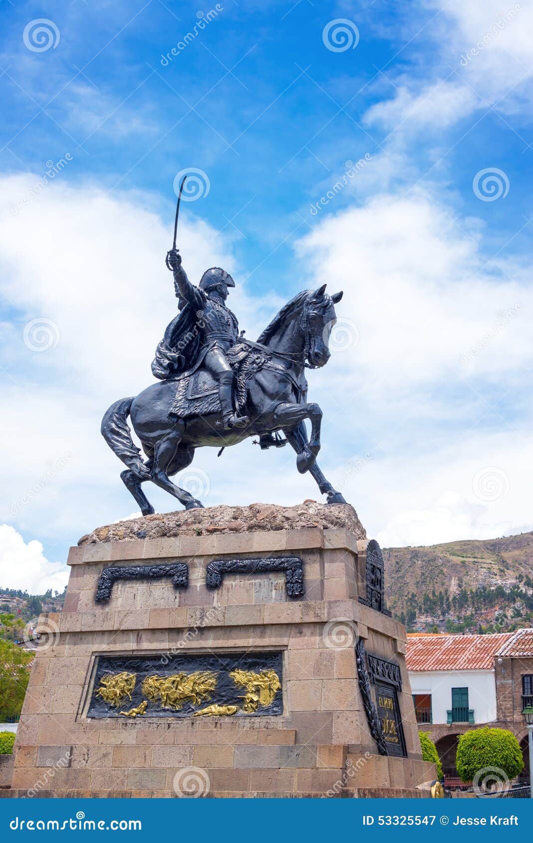 ayacucho plaza statue