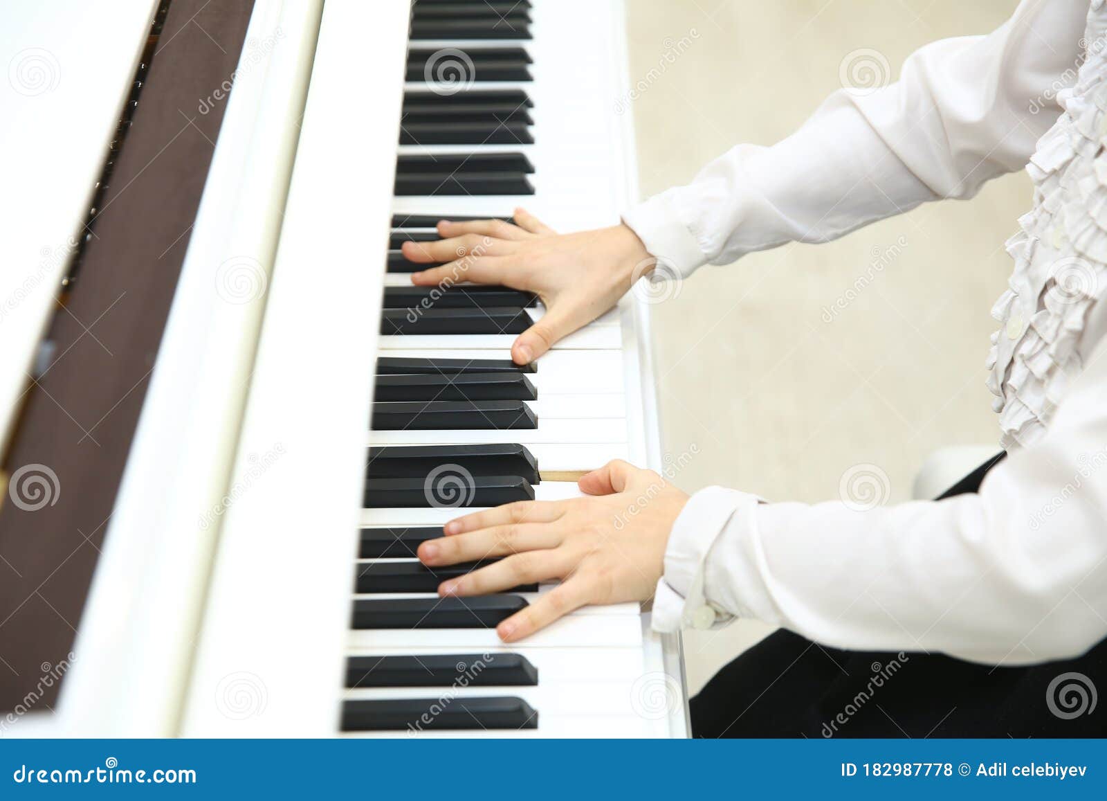 download the new for android Piano White Little download the new for android Piano White Little