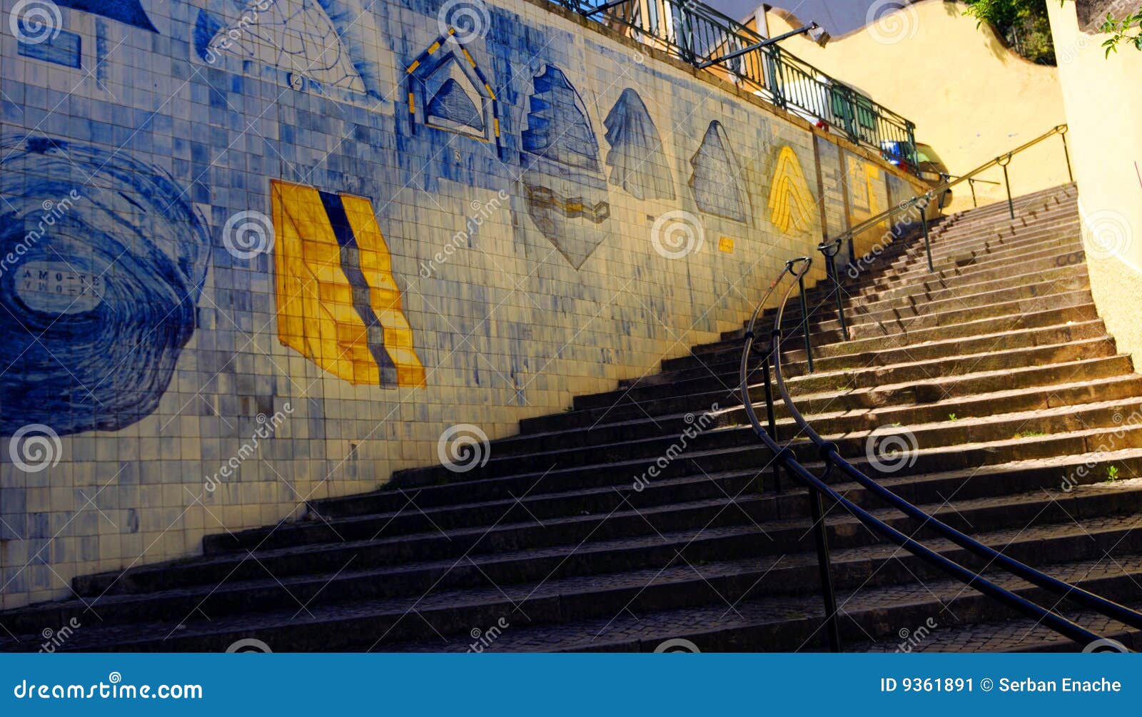 azulejo stairs