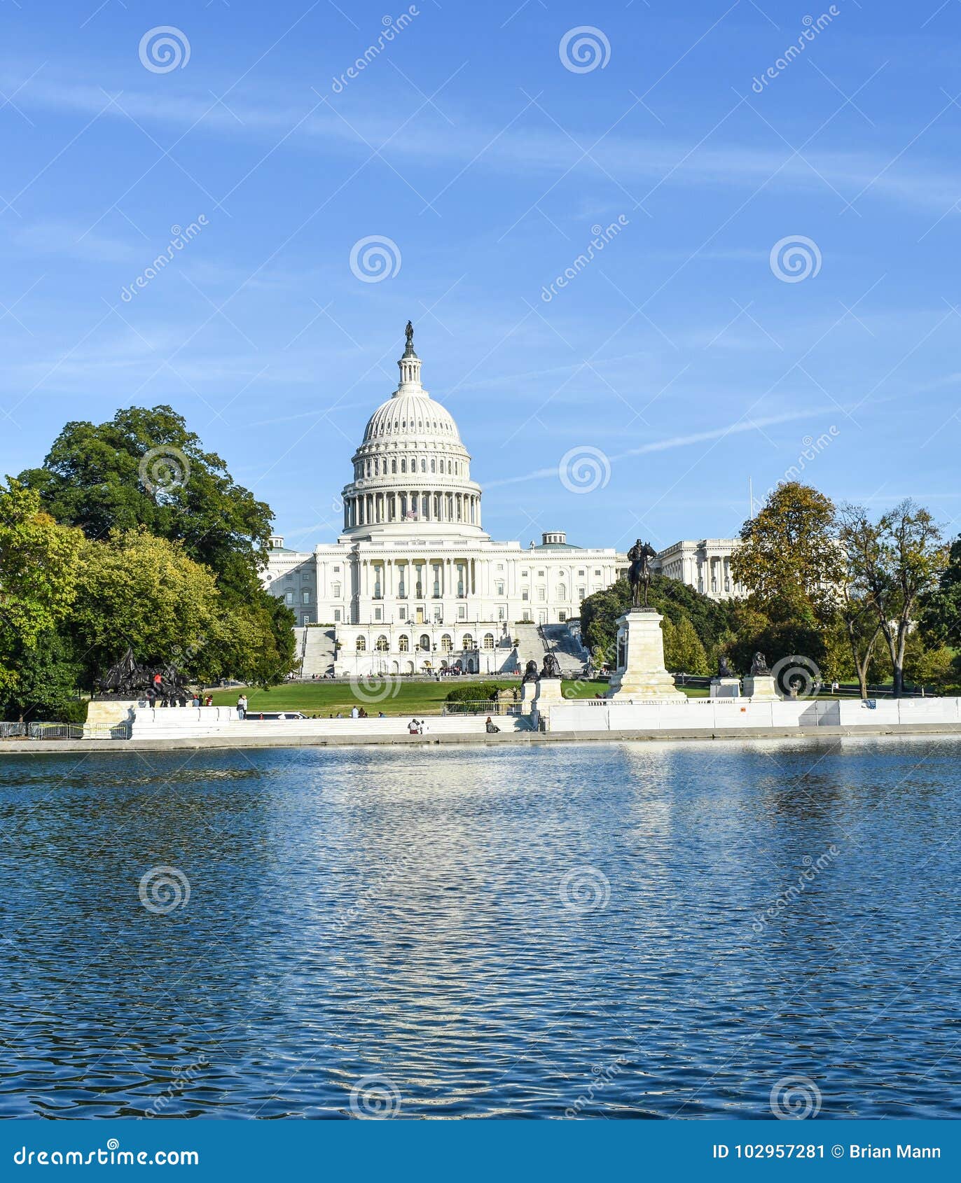 Batiment Capitale Des Etats Unis D Amerique Et Piscine Se Refletante Photo Editorial Image Du Legislateurs Indicateur