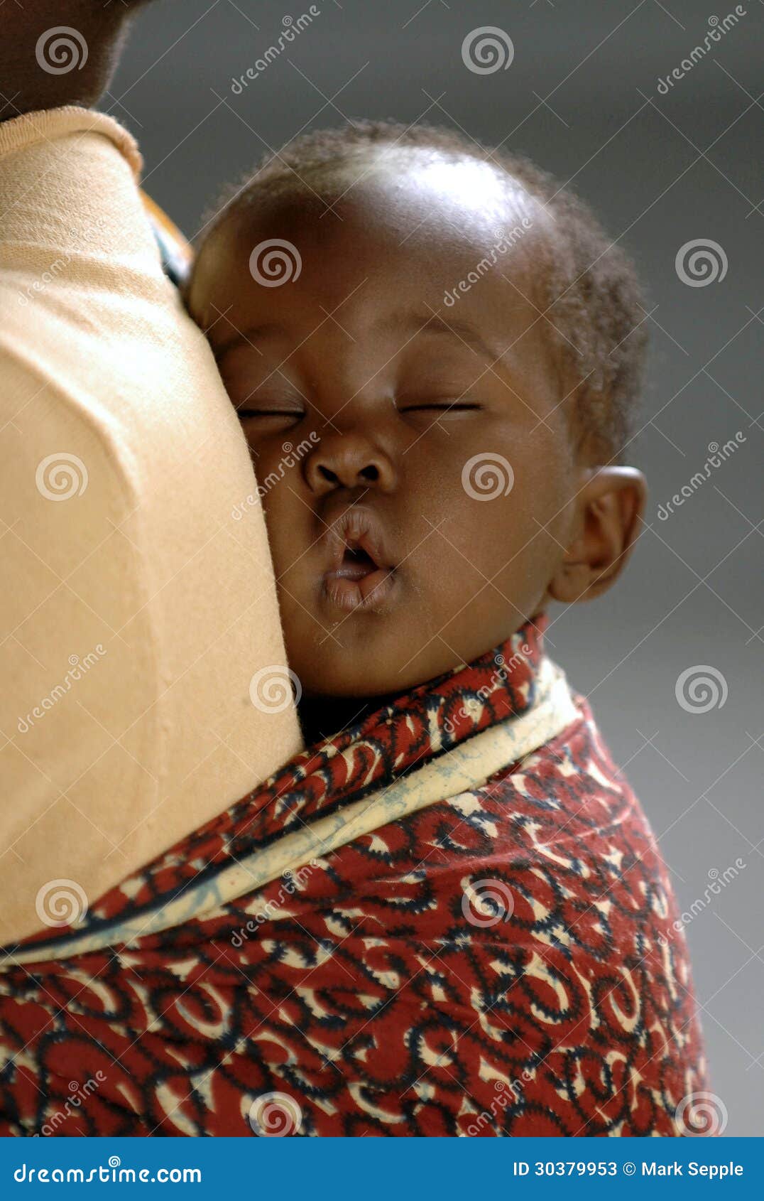 Bebe Africain De Sommeil Photo Stock Editorial Image Du Rouge