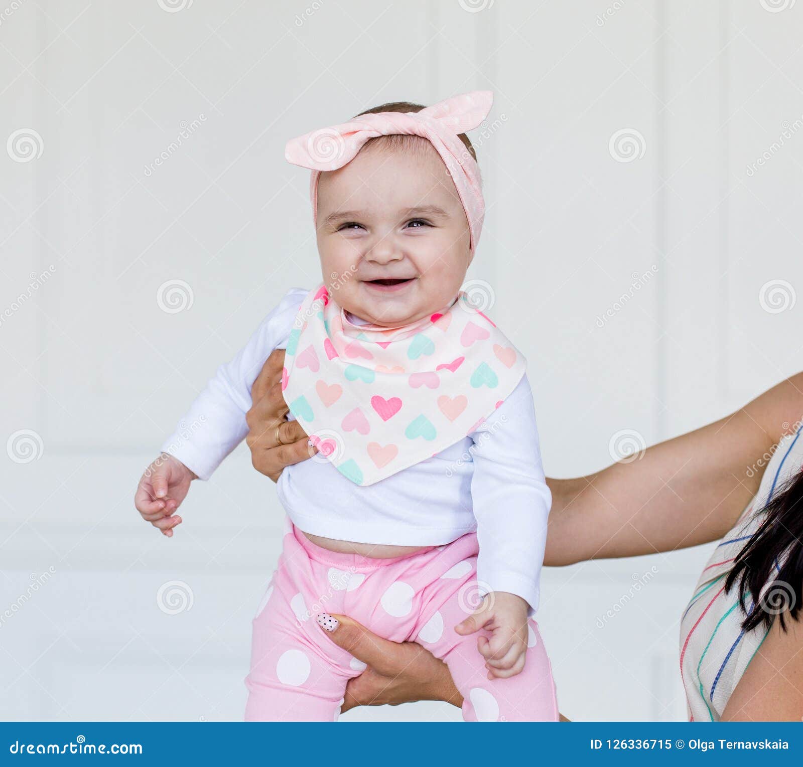 Bébé De 6 Mois Infantile De Sourire De Bébé Petite Fille Mignonne