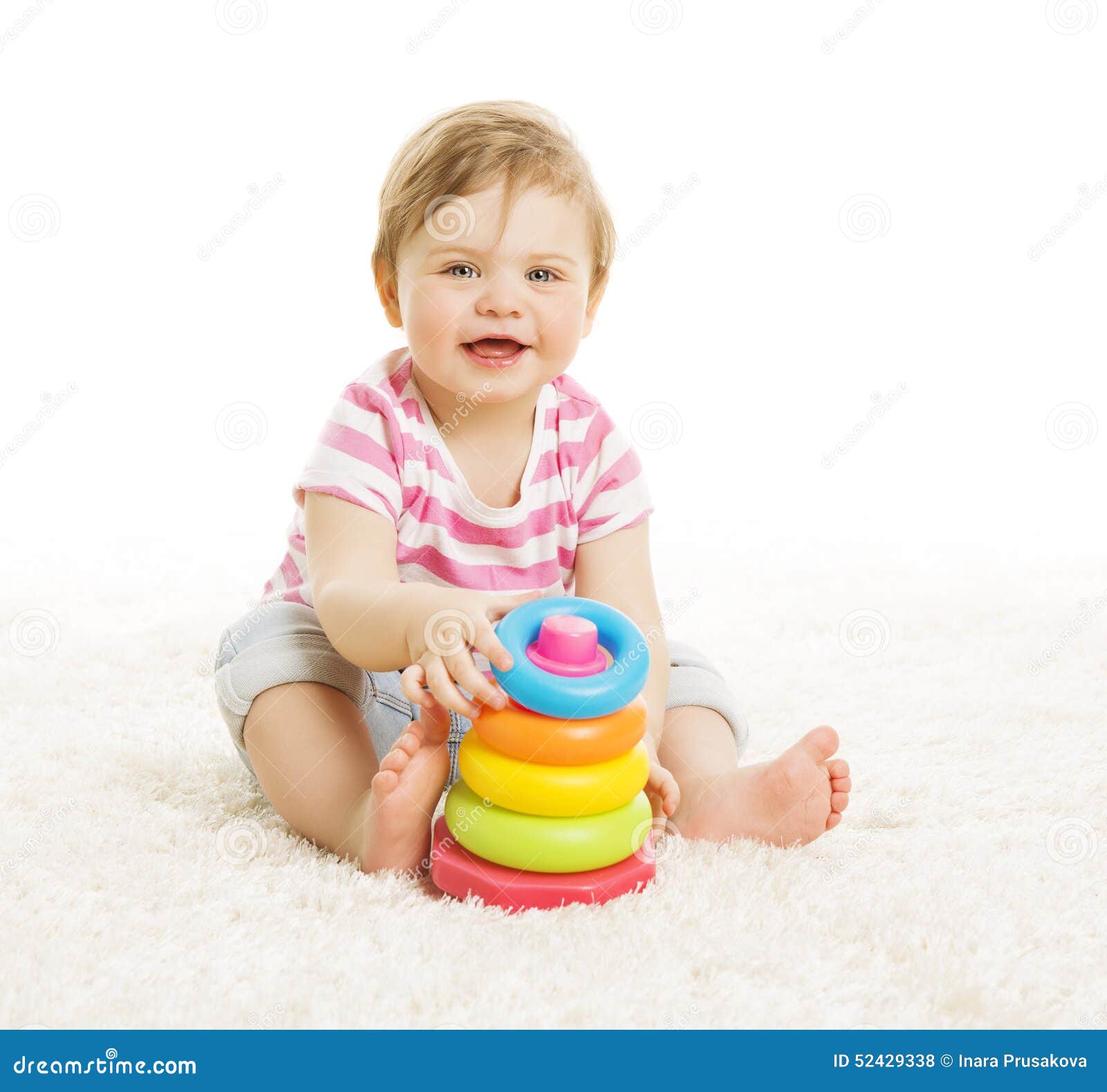 Bébé Jouant Des Jouets, Tour De Pyramide De Jeu D'enfant, Peu D'éducation  D'enfant Photo stock - Image du construction, coloré: 52429338