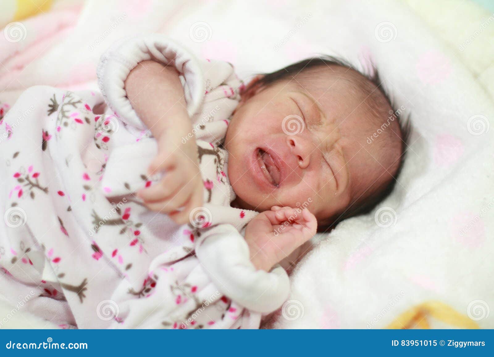 Bebe Nouveau Ne Japonais Pleurant Image Stock Image Du Ensuite Pleurer Bebe Nouveau Ne Japonais Pleurant Image Stock Image Du Ensuite Pleurer