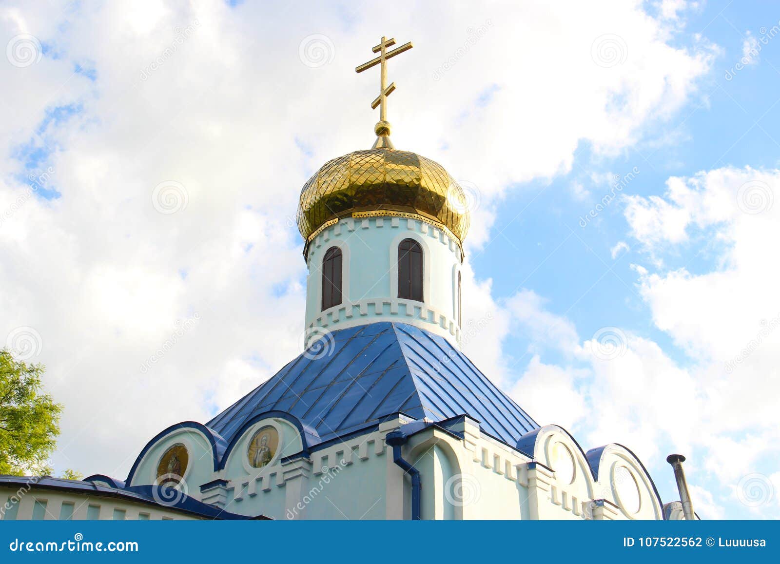 Bóvedas De Oro Contra El Cielo Como Símbolo Del Cristianismo Ortodoxo Iglesia Ortodoxa Cristiana En El Parque De Gorki Rusia, Reg Foto de archivo - Imagen de dios, gloria: 107522562 Bóvedas De Oro Contra El Cielo Como Símbolo Del Cristianismo Ortodoxo Iglesia Ortodoxa Cristiana En El Parque De Gorki Rusia, Reg Foto de archivo - Imagen de dios, gloria: 107522562