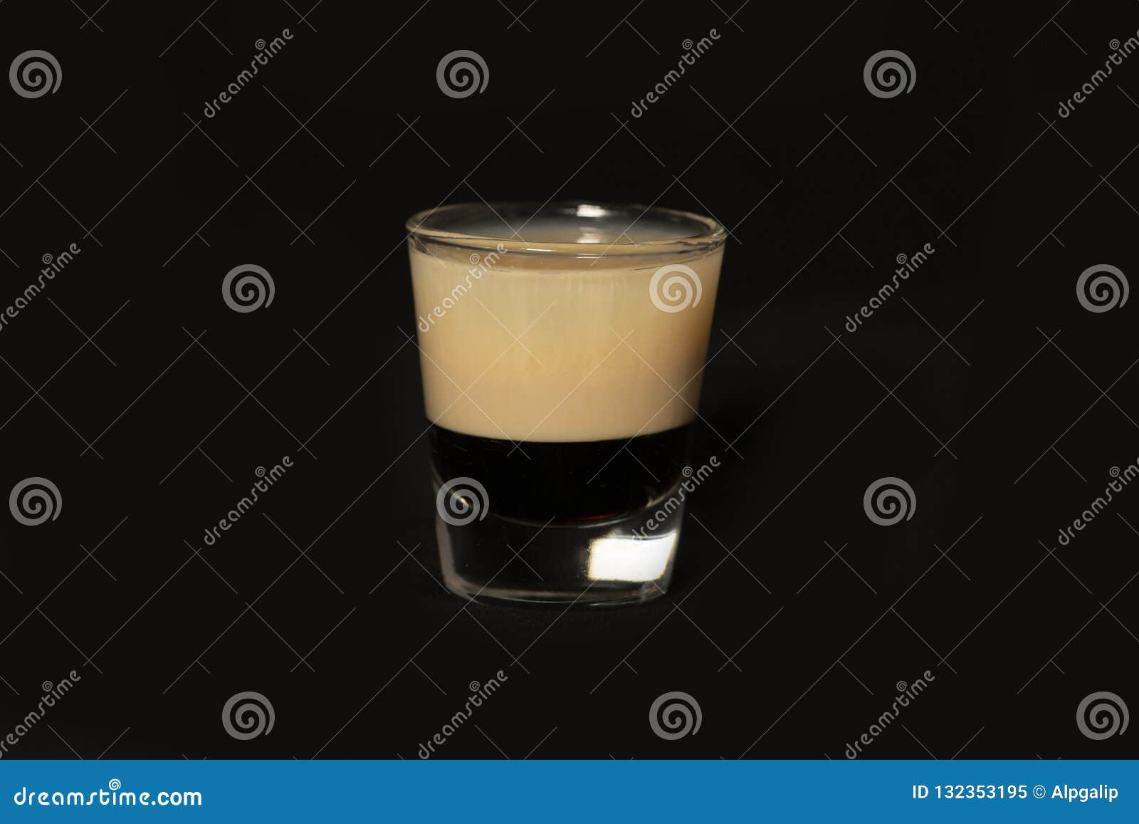 B52 Cocktail Met Kahlua, Baileys En Cointreau Stock Afbeelding Image
