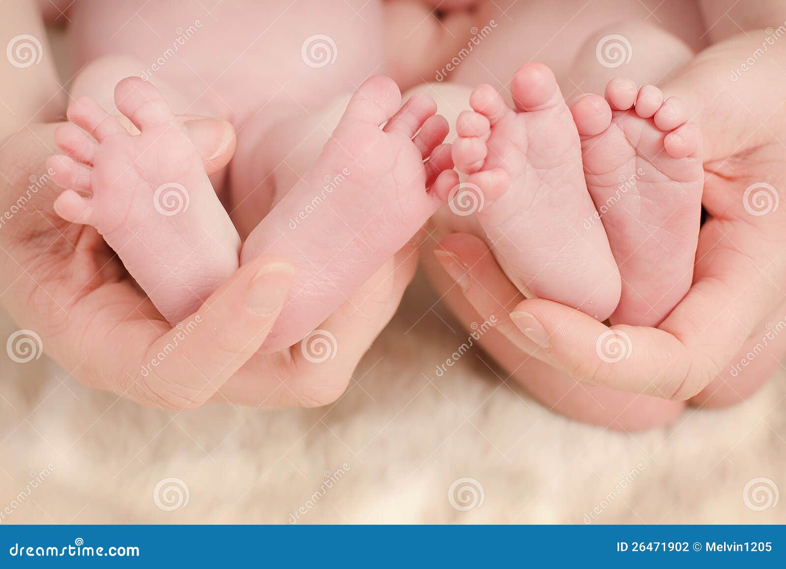 babies feet