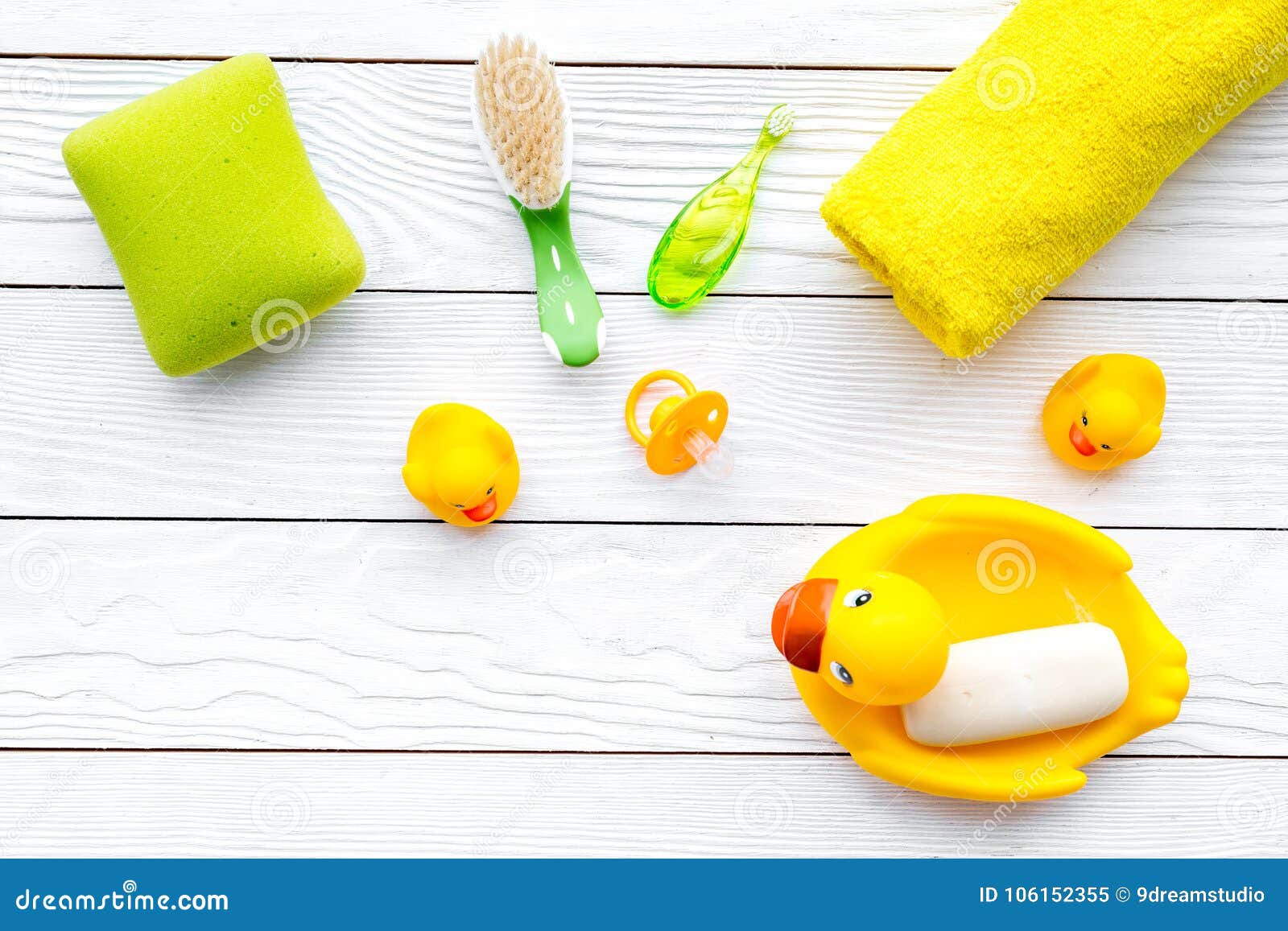 1,149 Baby Sponge Bath Stock Photos - Free & Royalty-Free Stock Photos from  Dreamstime
