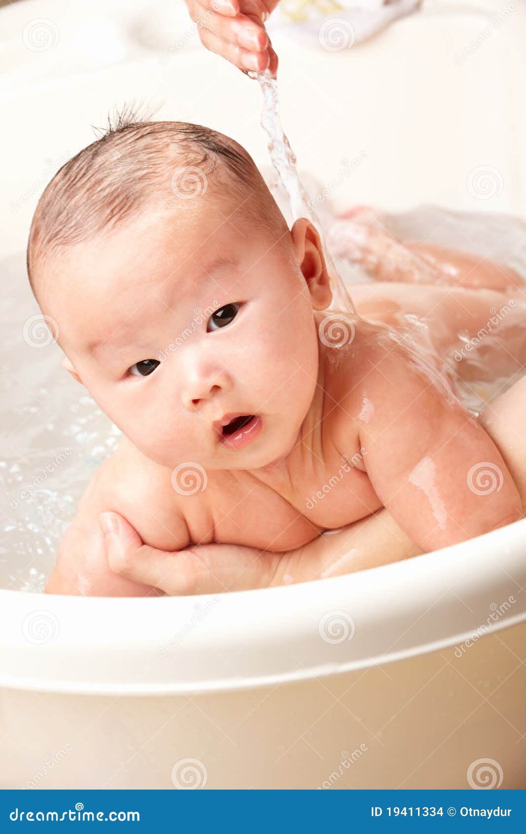 1,149 Baby Sponge Bath Stock Photos - Free & Royalty-Free Stock Photos from  Dreamstime