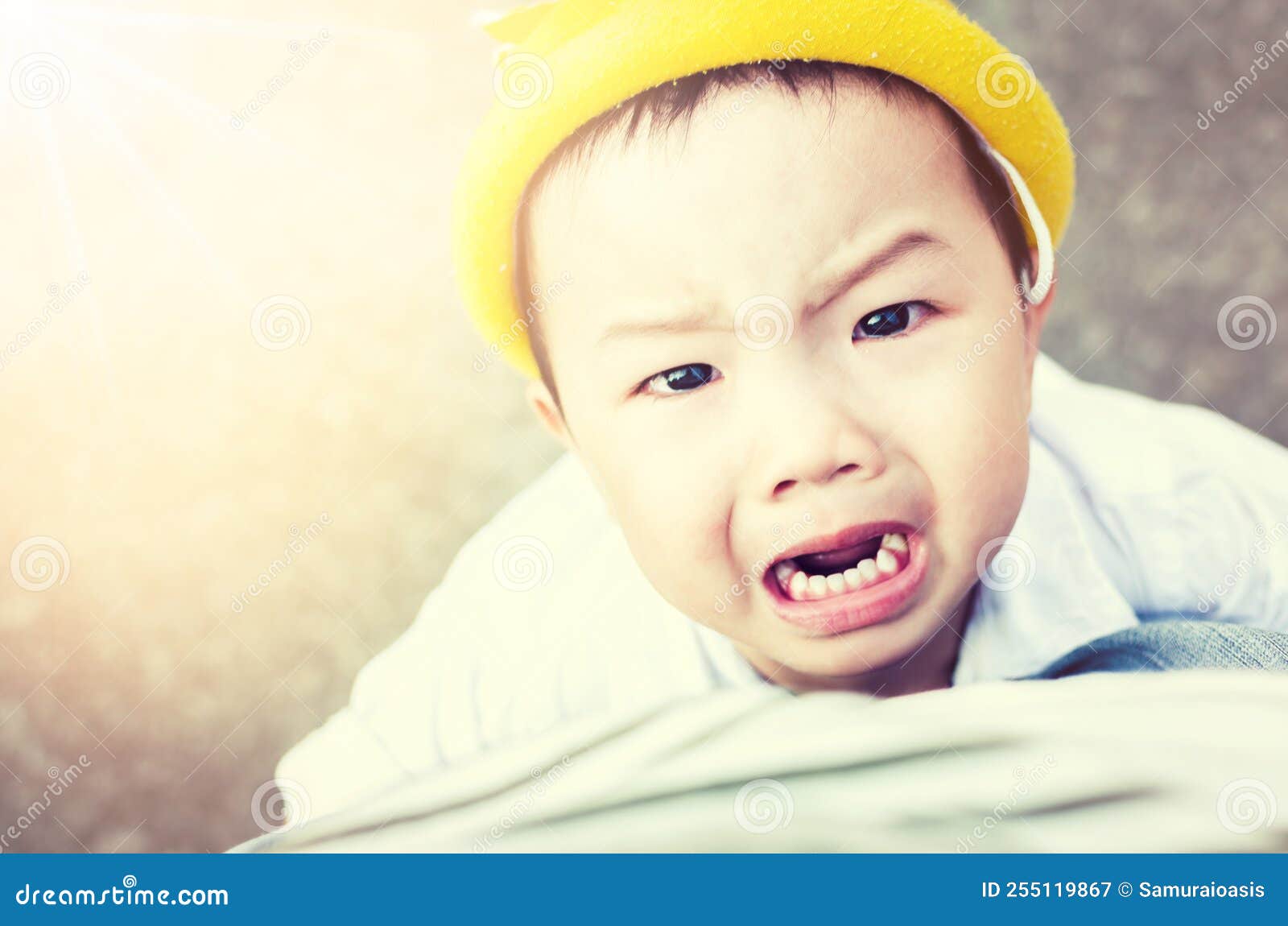 Baby Crying Hug Father,Baby Want Carrier,asia Baby Lovely,baby Outside