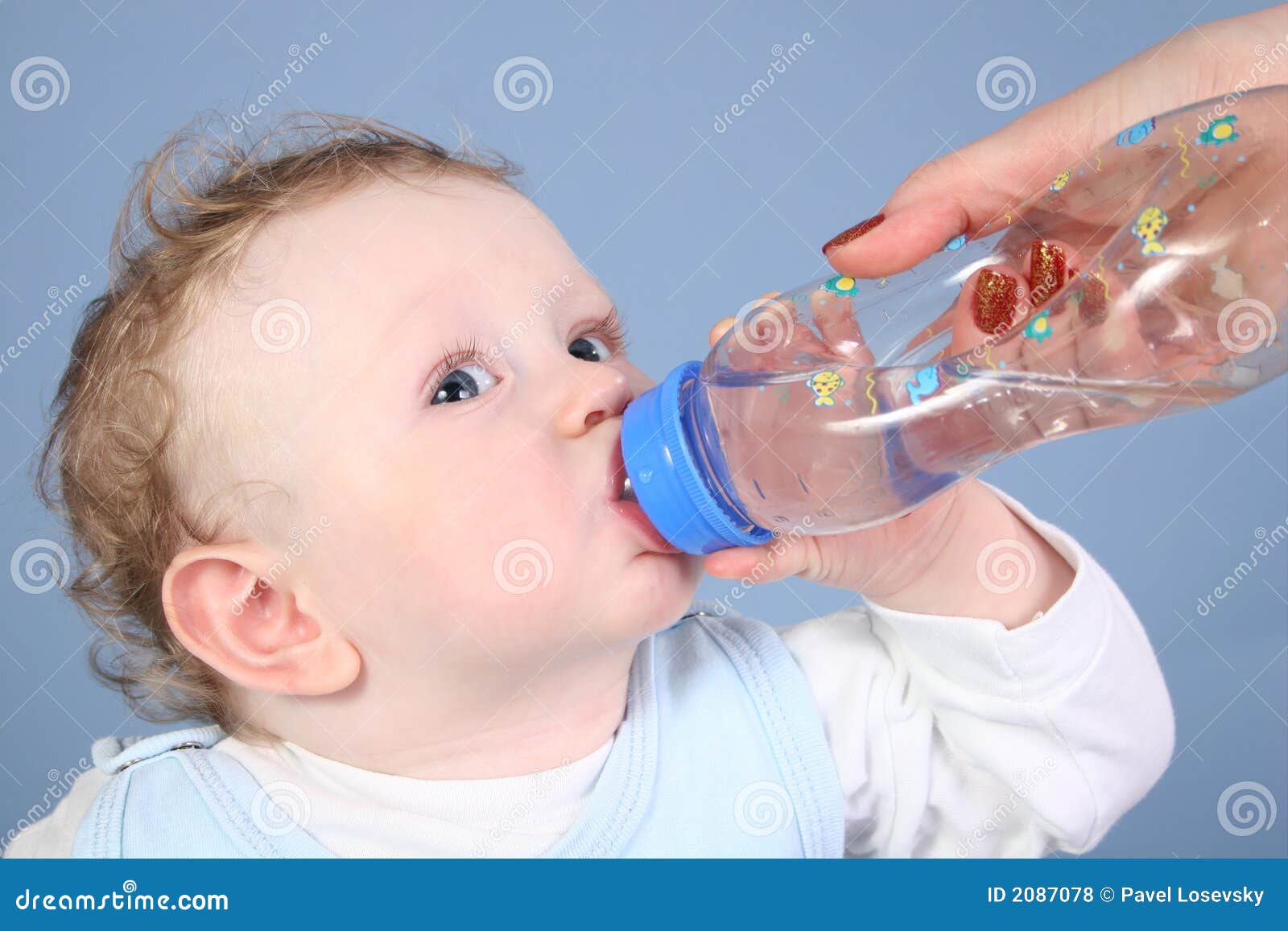 baby drink water