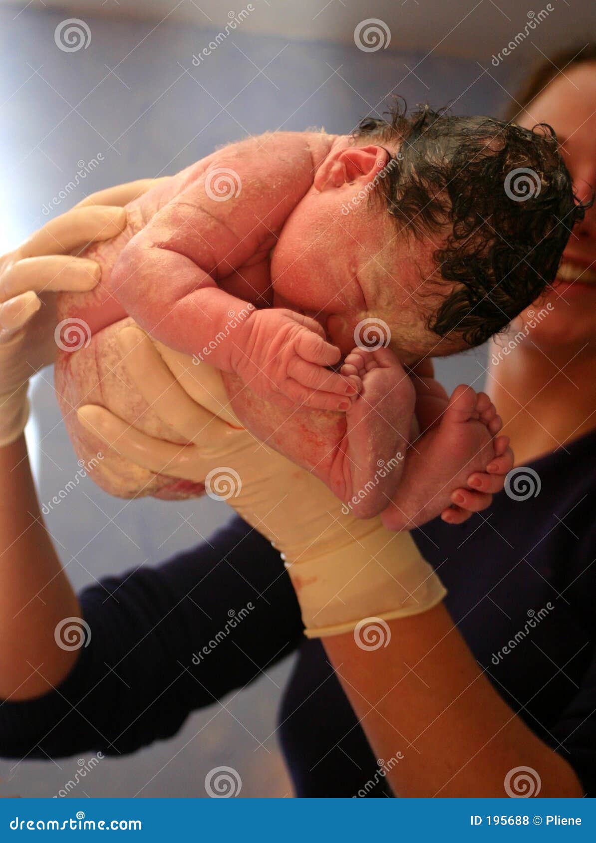 baby few minutes old